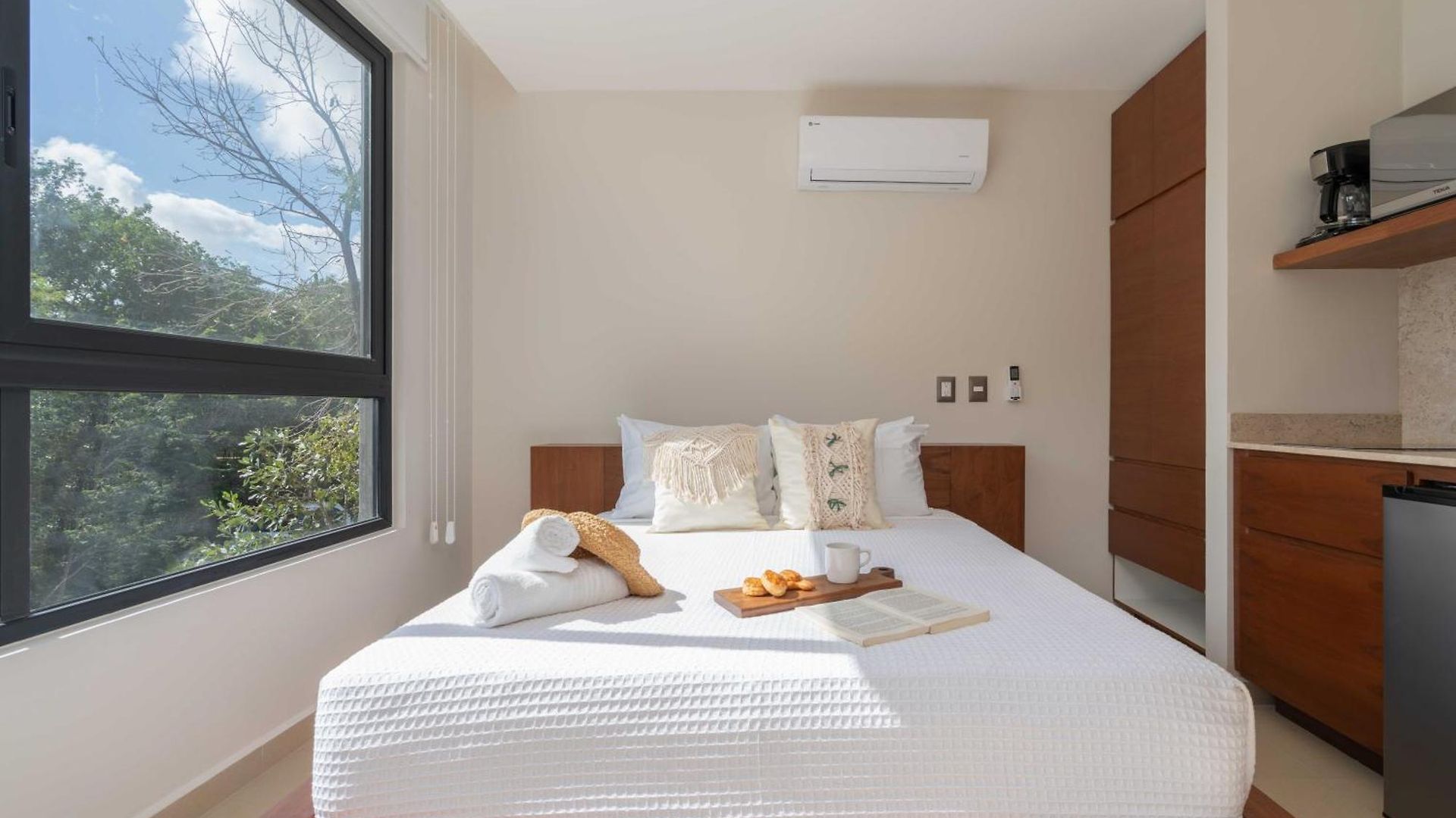 Apartment Phimai & Infinity Pool, Fast Wifi, Nespresso & Netflix *