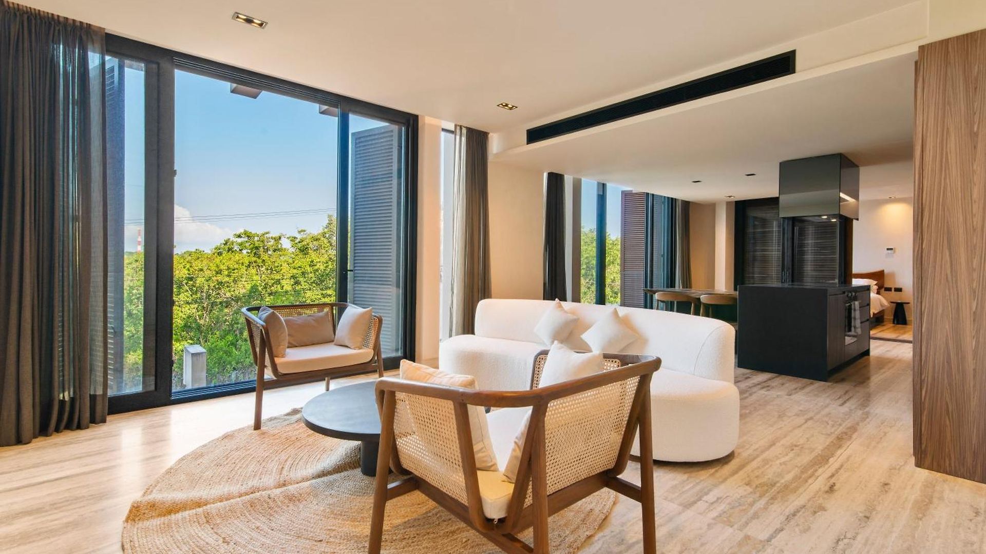 Front Luxury In *