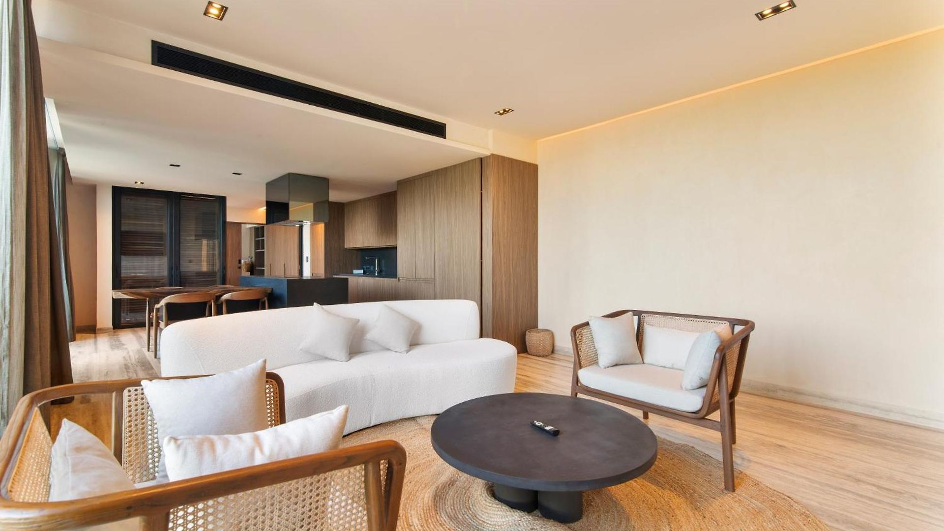 Front Luxury In *