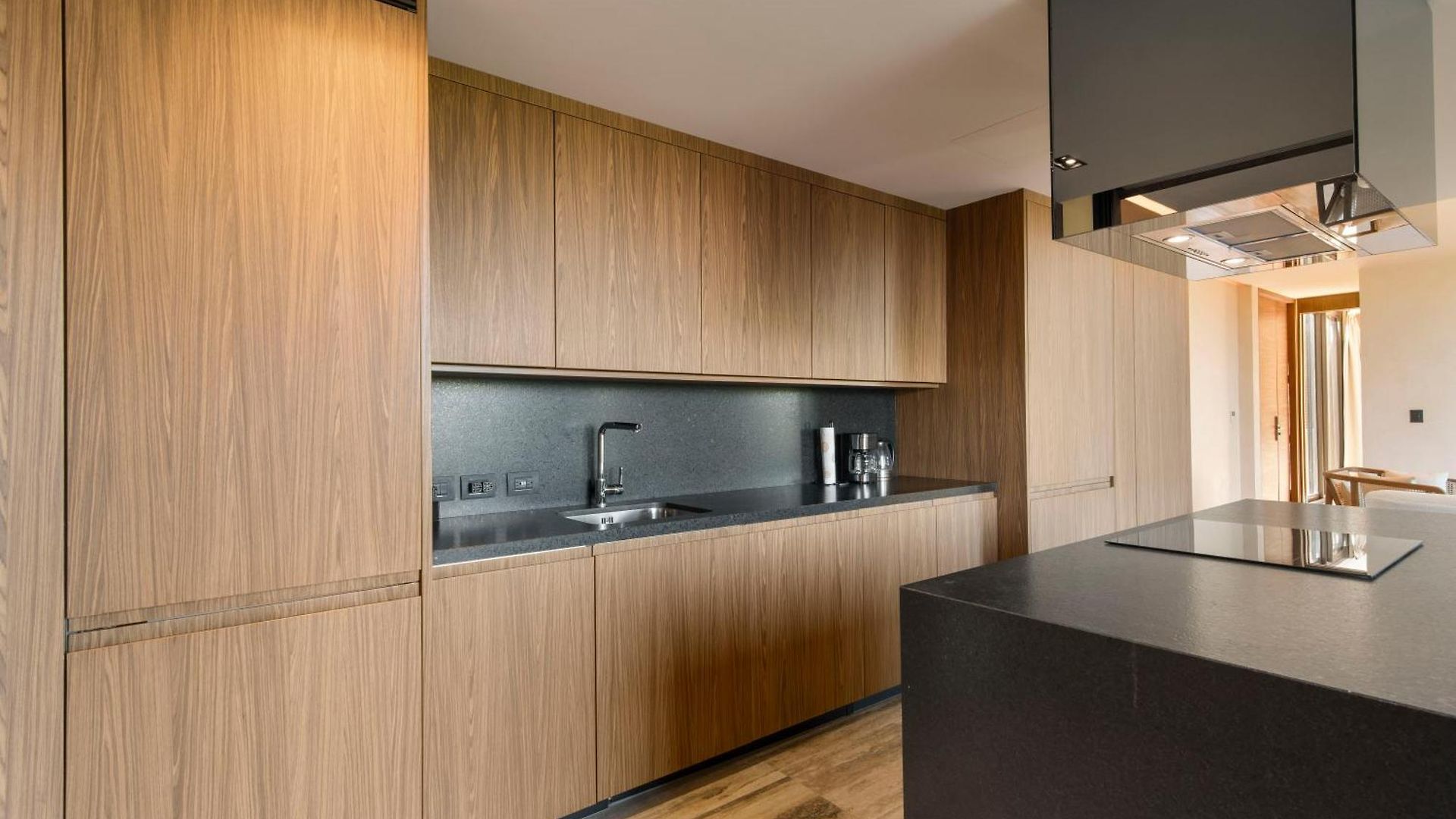 Front Luxury In
