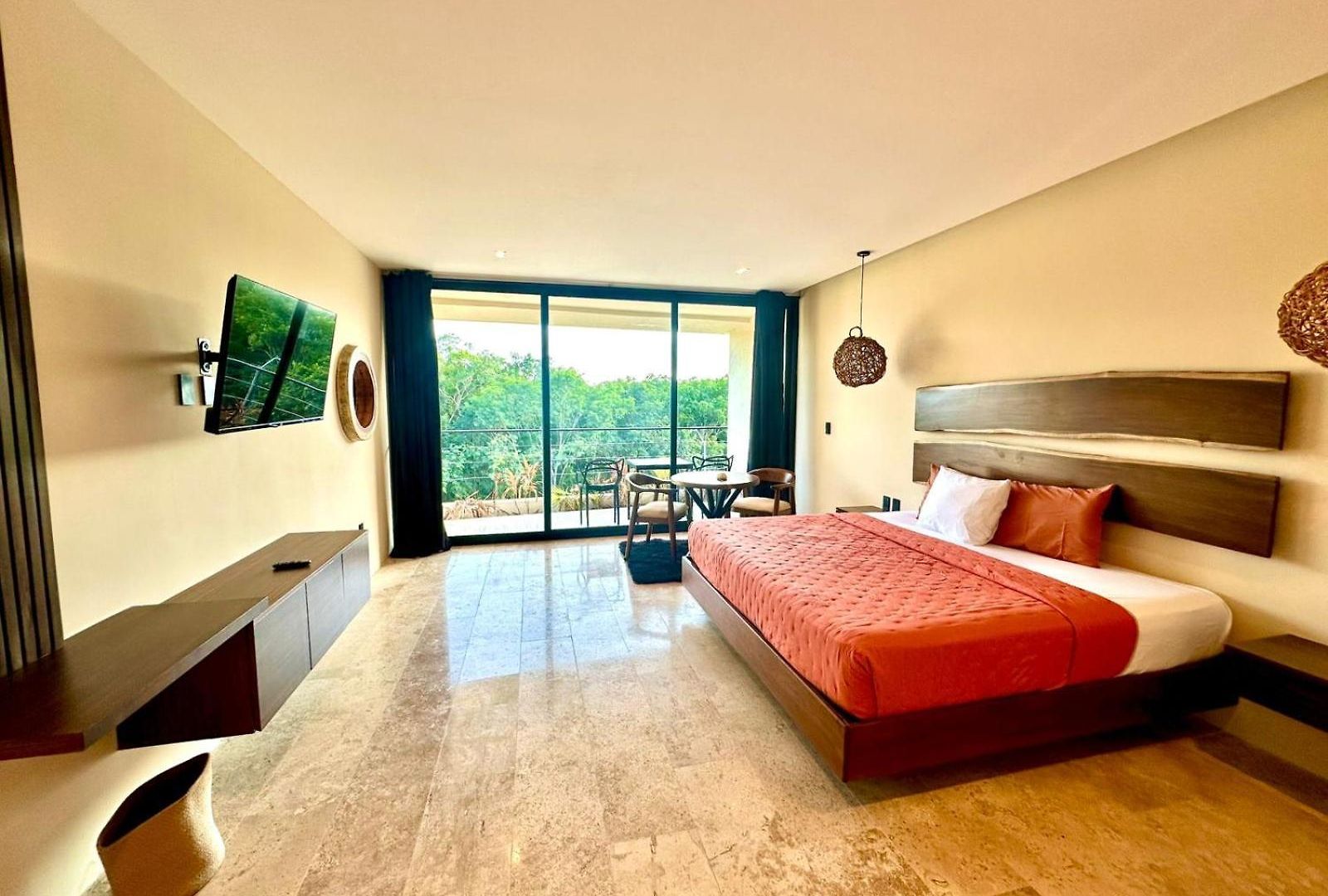 Beautiful Minutes From The Tulum
