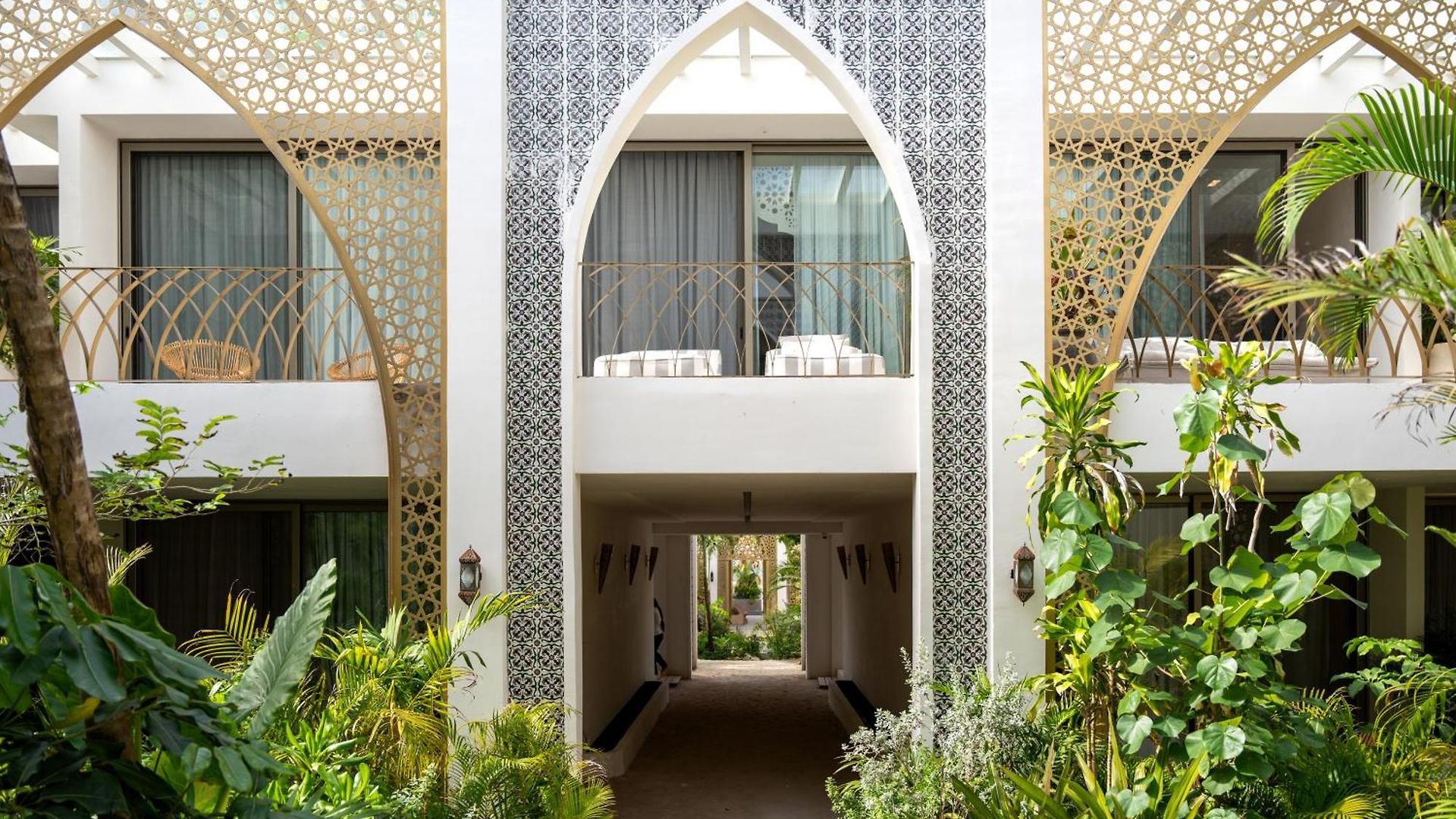 Sana Beachfront Boutique Hotel