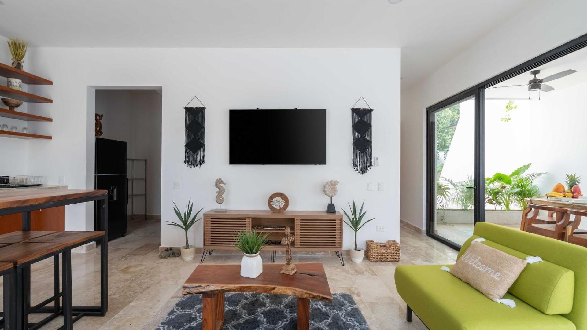 Casa Laura - - Private Townhome For 6 Guest - 3 Bedrooms - 5 Beds- Restaurant Walking Distance