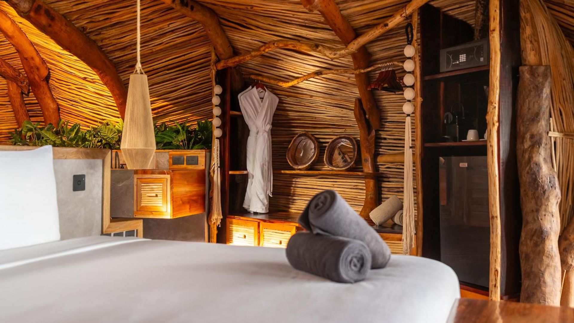 Hotel Kanan & Adults Only Playground