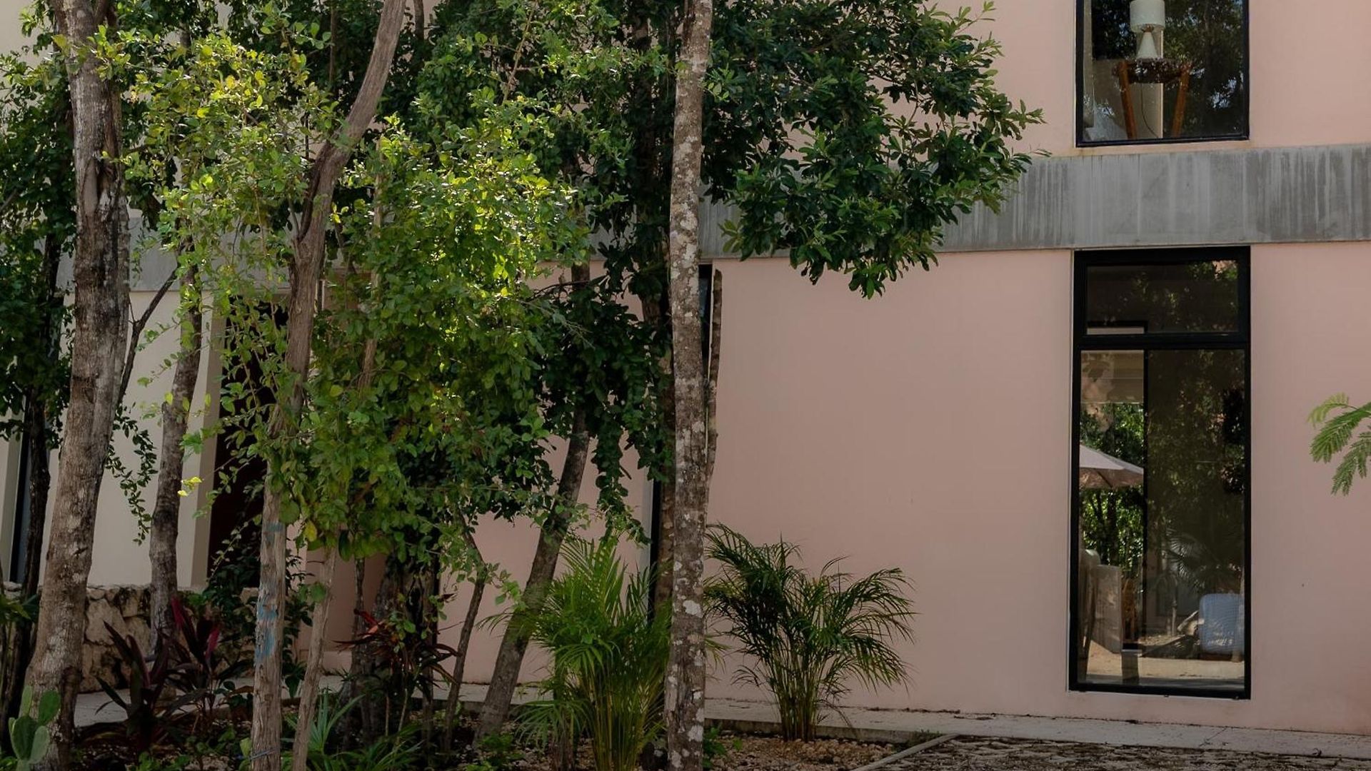 Holiday home The Hibiscus House