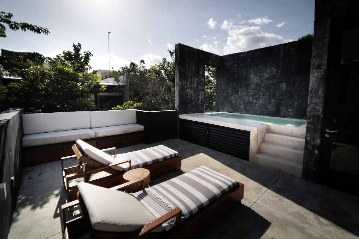 Villa Spacious Luxury Villa, 3 Private Pools + Rooftop *