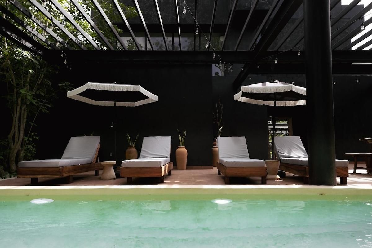 Spacious Luxury Villa, 3 Private Pools + Rooftop Villa Tulum
