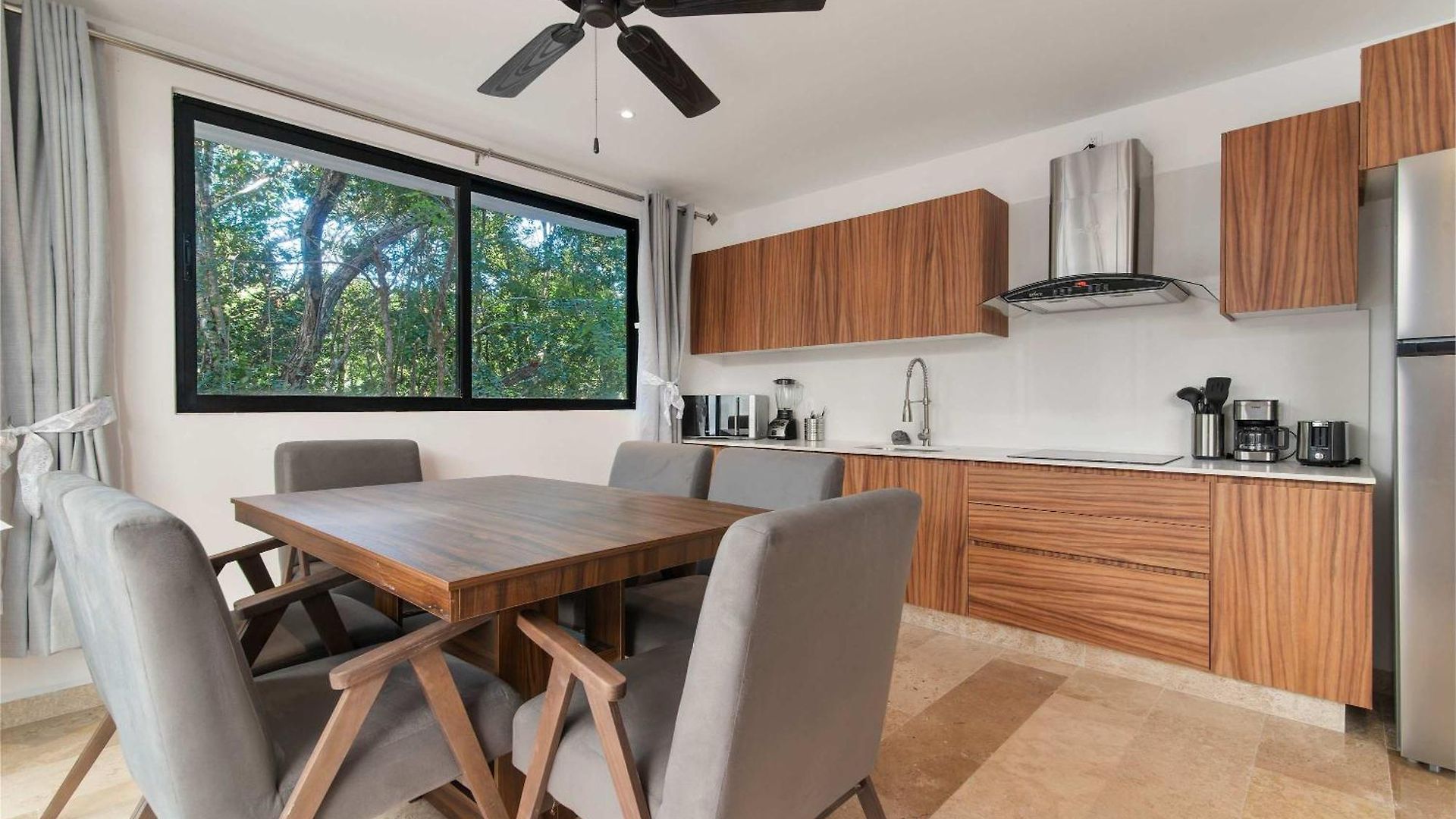 Aldea Zama Luxury 2-br With Pool & Gym Apartment