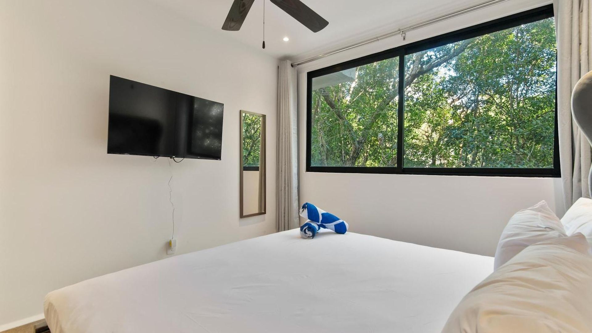 Aldea Zama Luxury 2-br With Pool & Gym