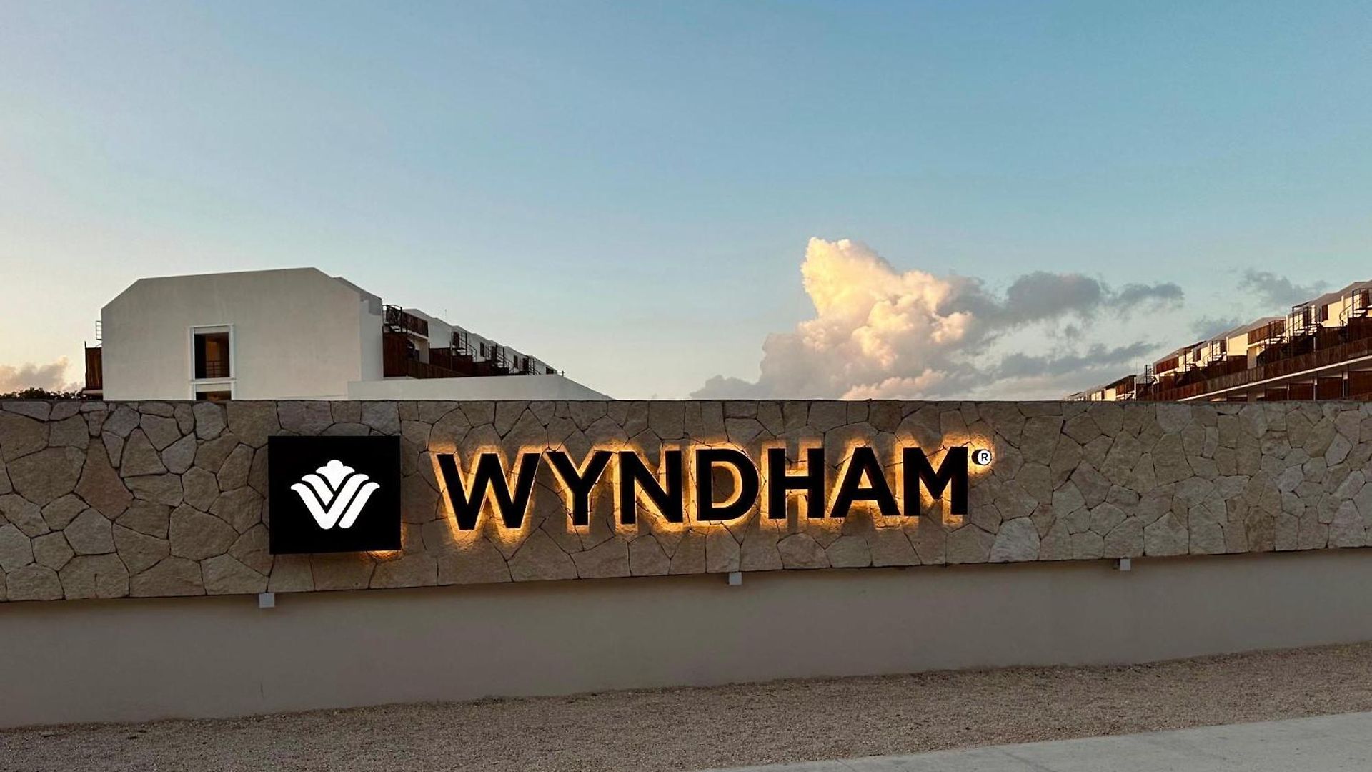 Hotel Wyndham 4*
