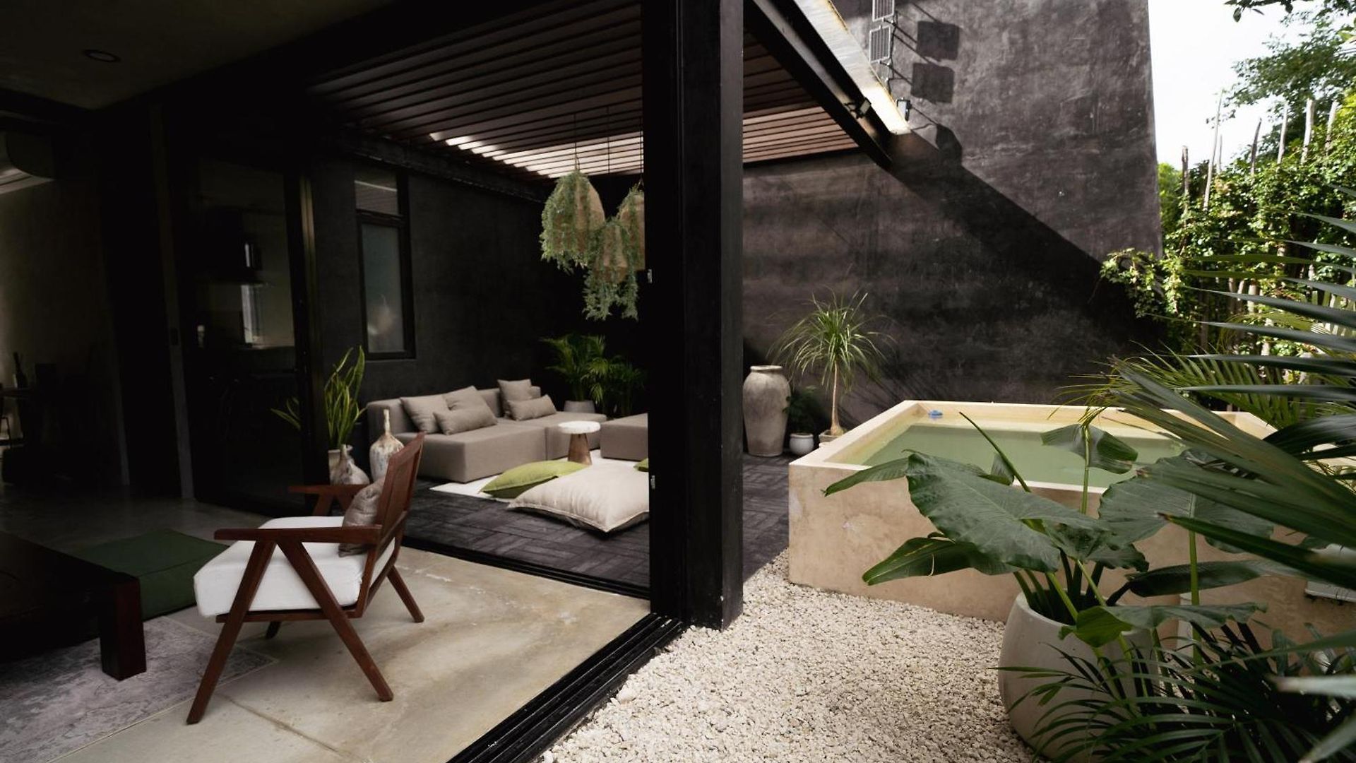 Villa Design Luxury Duo Villas, 24 Pax, 5 Pools & 2 Rooftops, Bbq, Near *