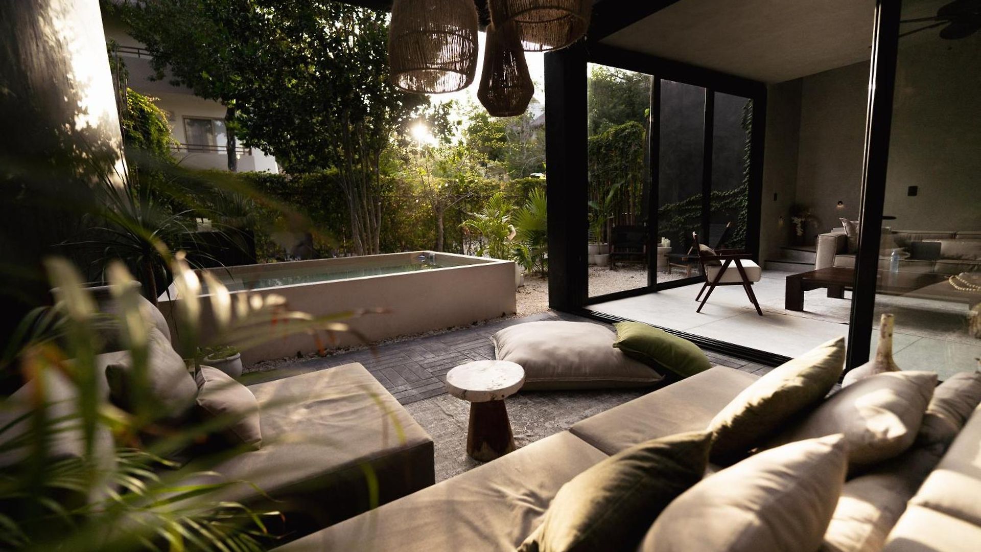 Villa Design Luxury Duo Villas, 24 Pax, 5 Pools & 2 Rooftops, Bbq, Near Tulum