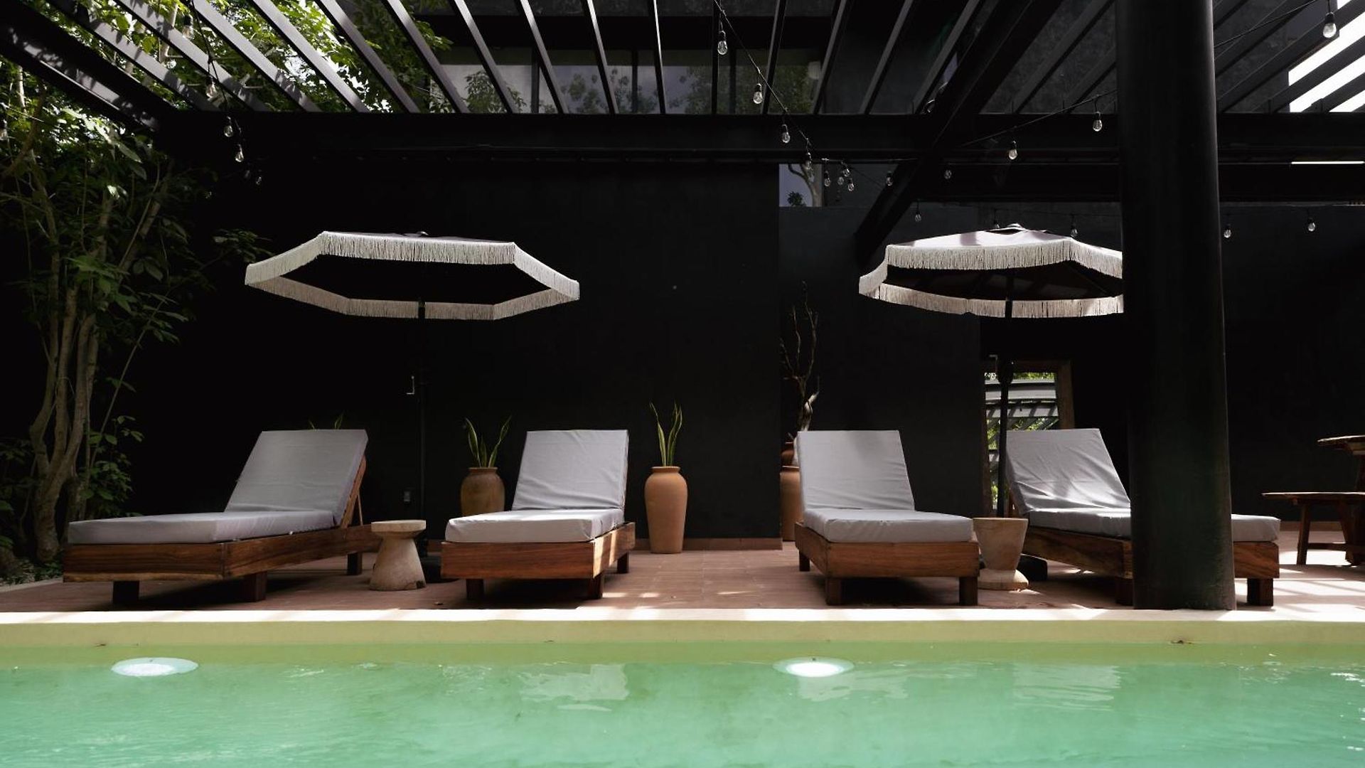 Design Luxury Duo Villas, 24 Pax, 5 Pools & 2 Rooftops, Bbq, Near Villa *