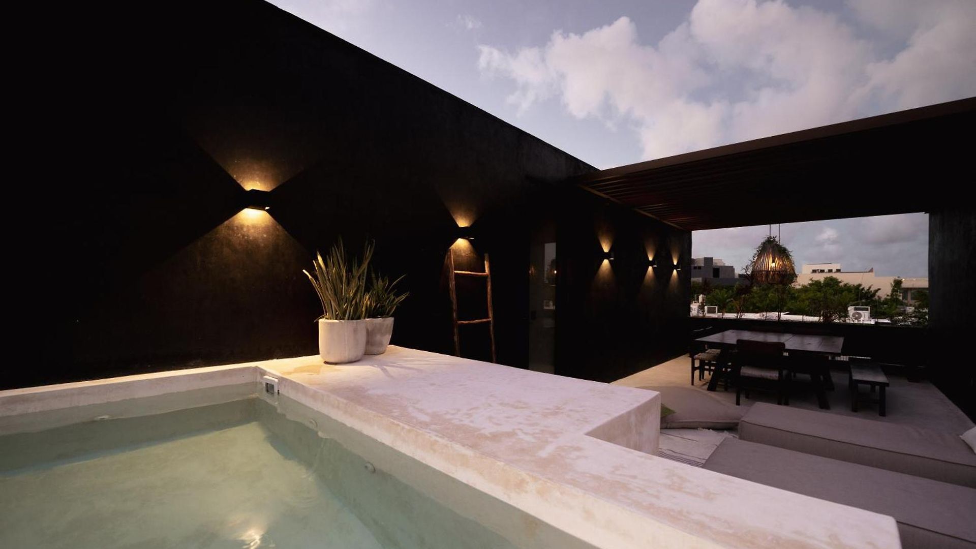 Design Luxury Duo Villas, 24 Pax, 5 Pools & 2 Rooftops, Bbq, Near Villa *