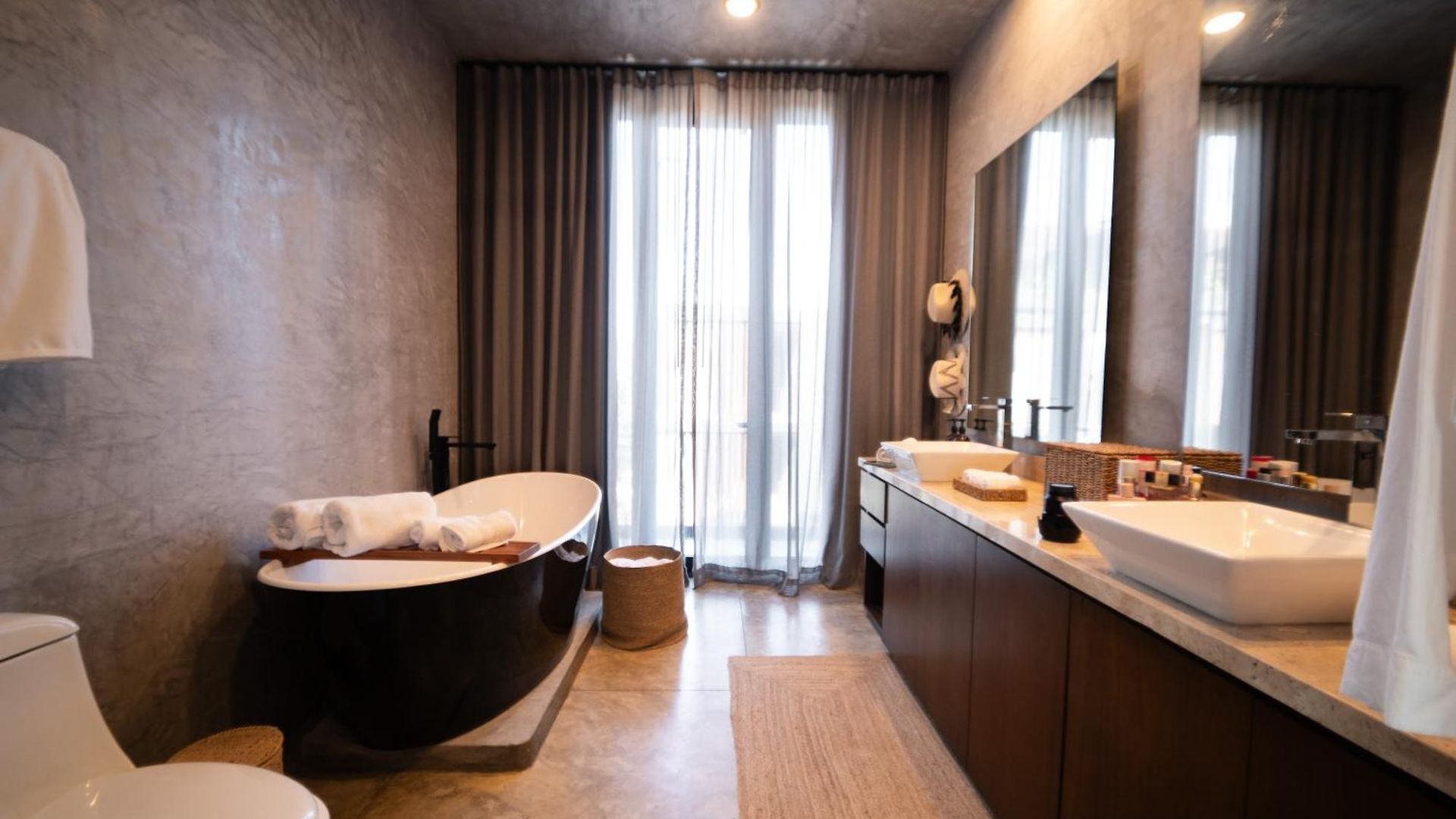 Design Luxury Duo Villas, 24 Pax, 5 Pools & 2 Rooftops, Bbq, Near Villa Tulum