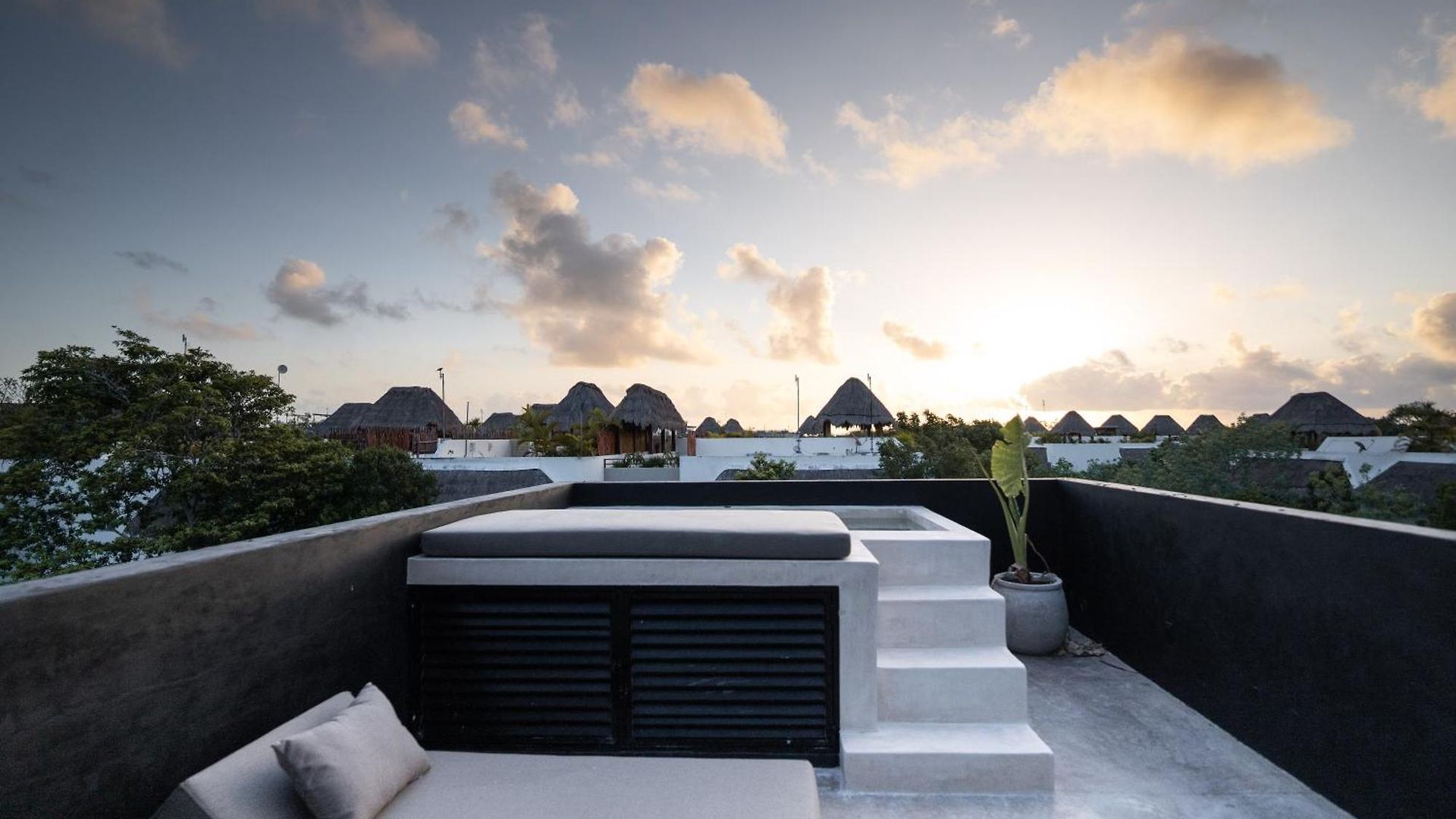 Design Luxury 12br Trio Villas, 6 Private Pools & 3 Rooftops, 32 Pax, Near * Tulum