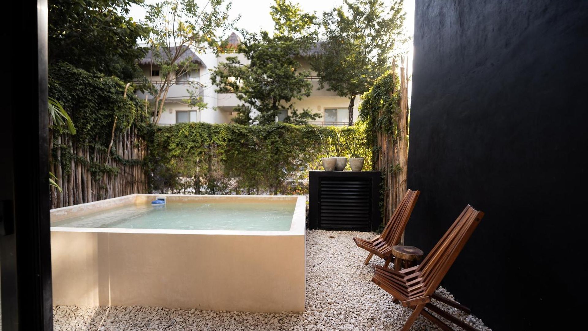 Villa Design Luxury 12br Trio Villas, 6 Private Pools & 3 Rooftops, 32 Pax, Near