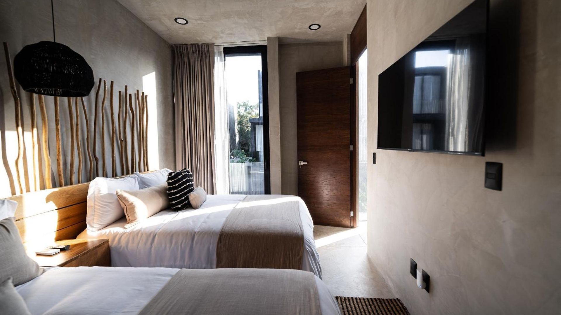 Villa Design Luxury 12br Trio Villas, 6 Private Pools & 3 Rooftops, 32 Pax, Near Tulum