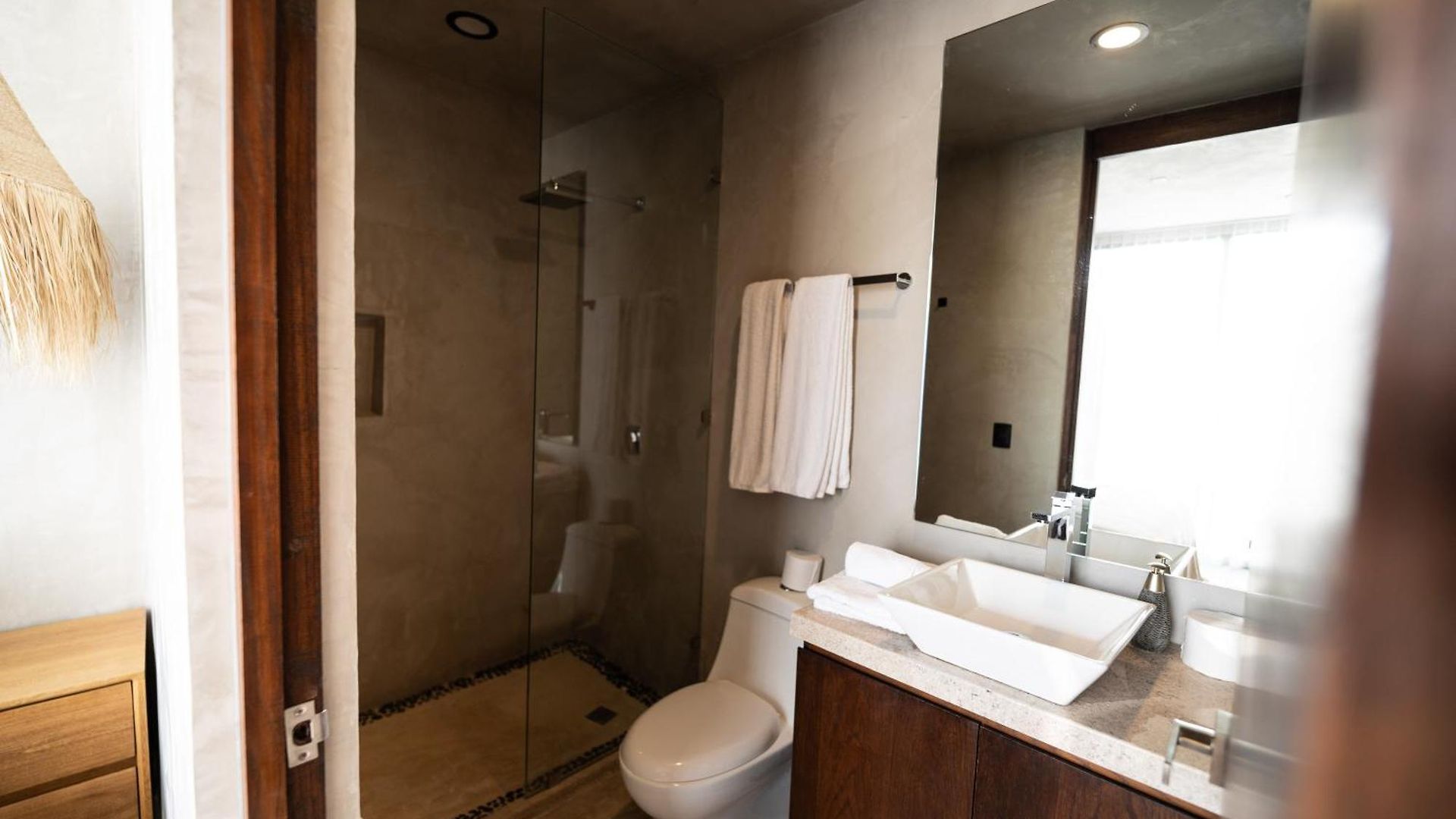 Villa Design Luxury 12br Trio Villas, 6 Private Pools & 3 Rooftops, 32 Pax, Near *