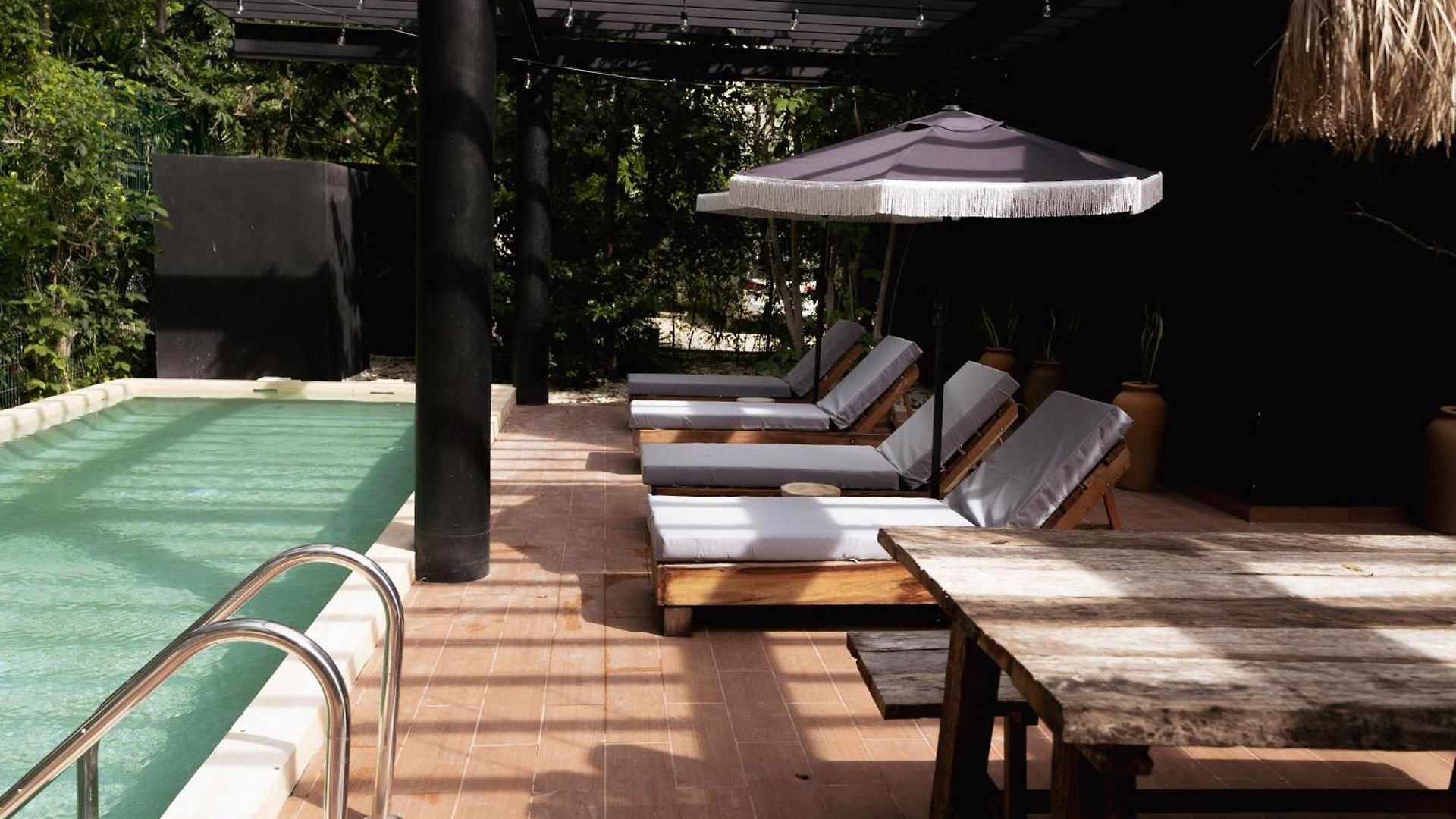 Villa Design Luxury 12br Trio Villas, 6 Private Pools & 3 Rooftops, 32 Pax, Near
