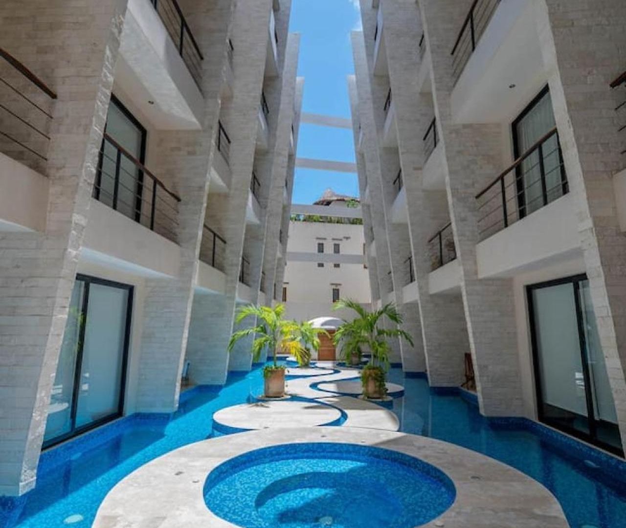 2 Bedroom With Direct Walk-out To Pool, Sauna, And Gym Apartment Tulum