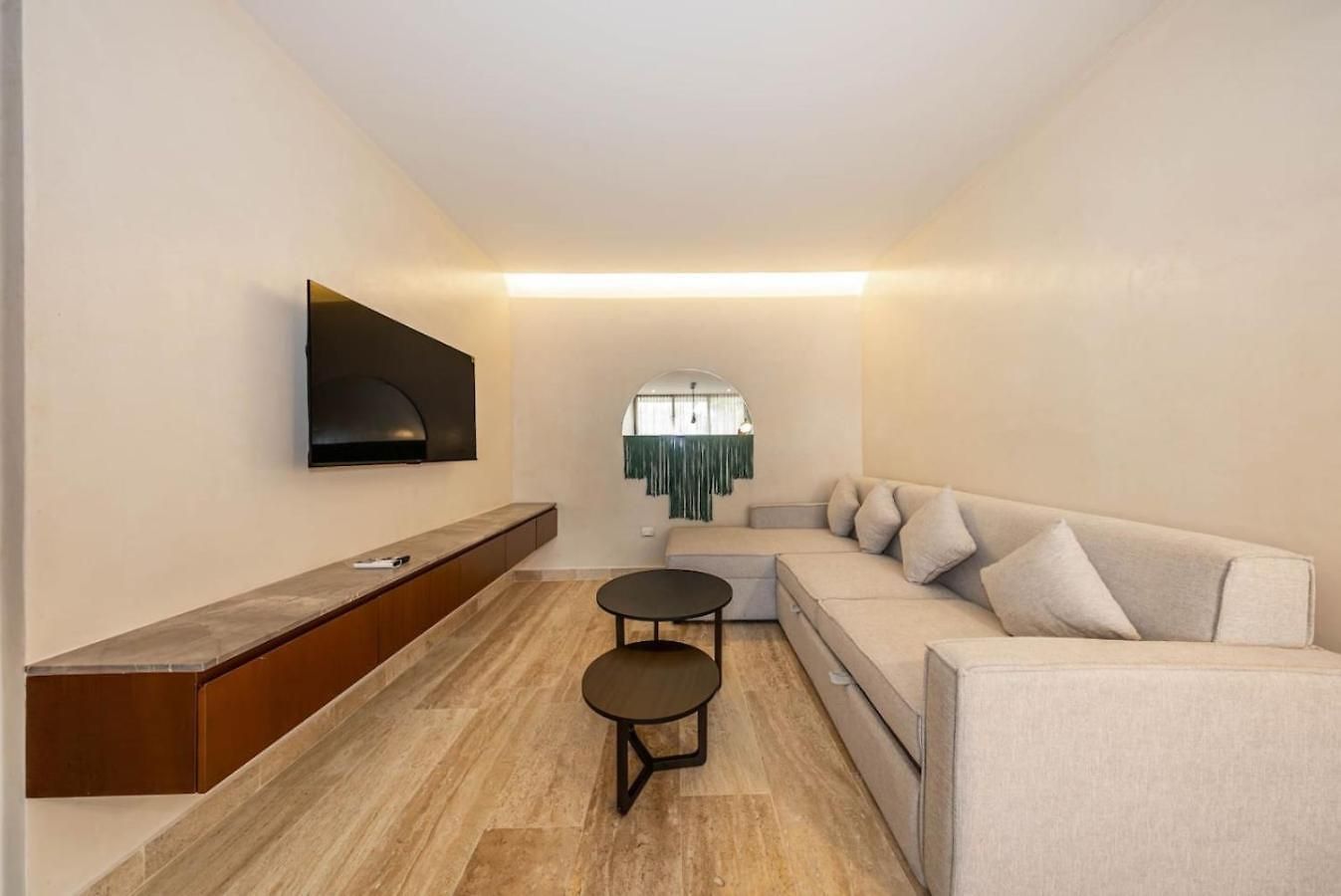 Lux 2br With Rooftop Pool And Close To Holiday home