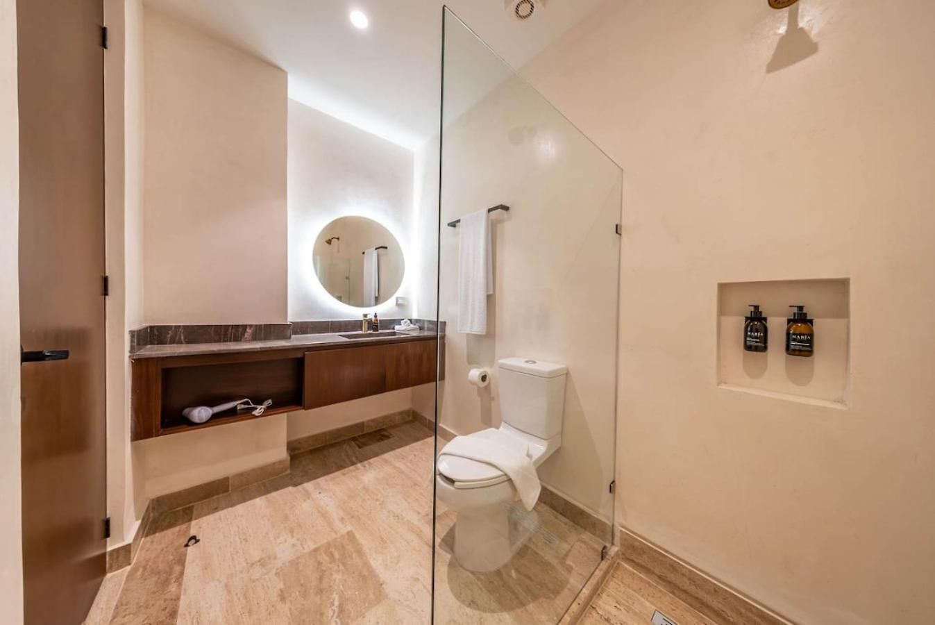 Lux 2br With Rooftop Pool And Close To Holiday home