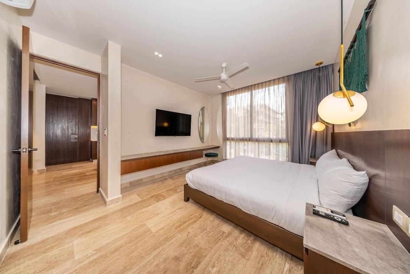 Holiday home Lux 2br With Rooftop Pool And Close To *