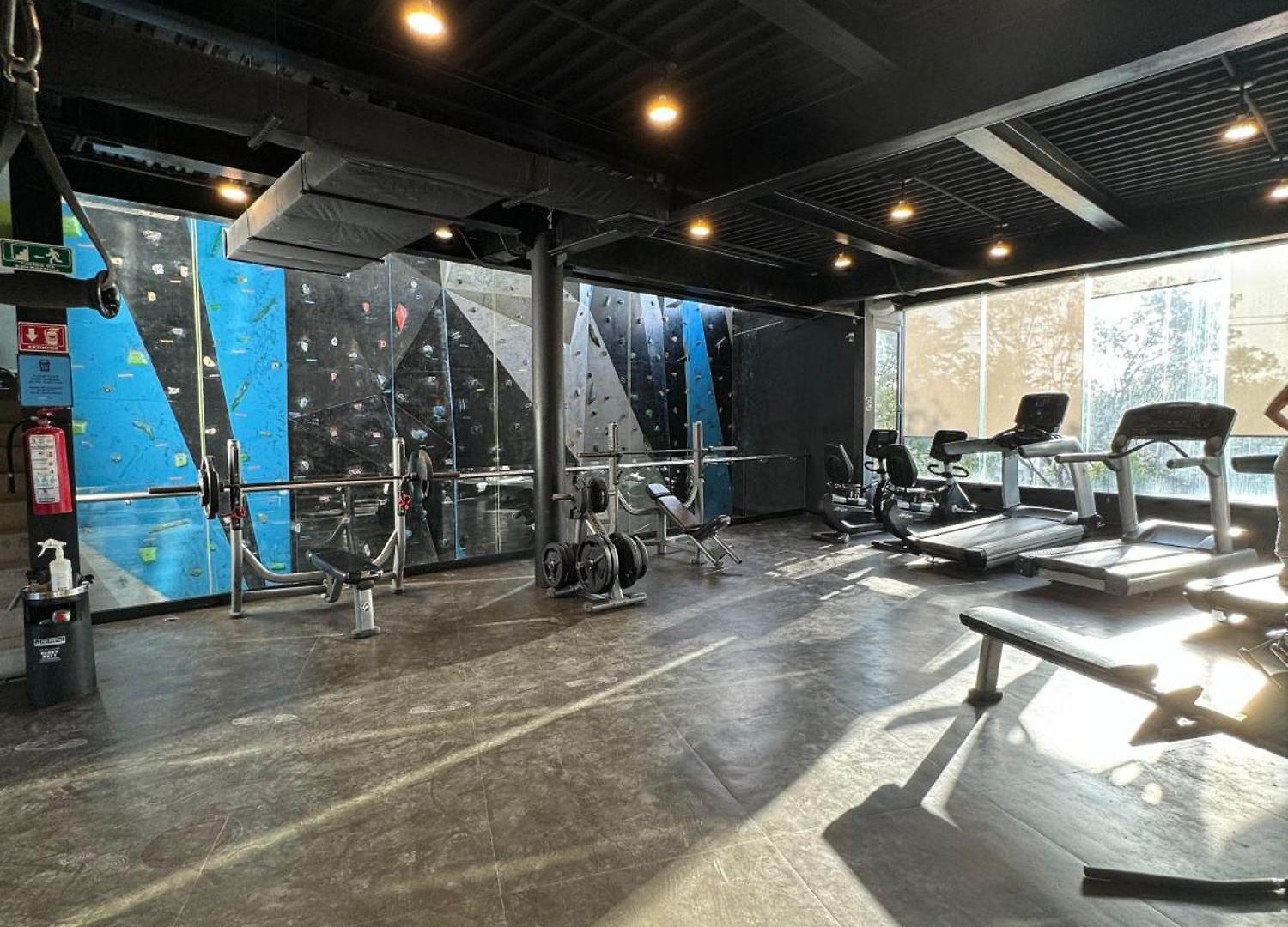 Hotel Starfit Boutique Beachclub, & Gym Included