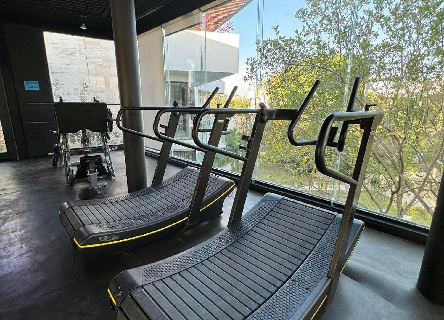 Starfit Boutique Beachclub, & Gym Included 4*