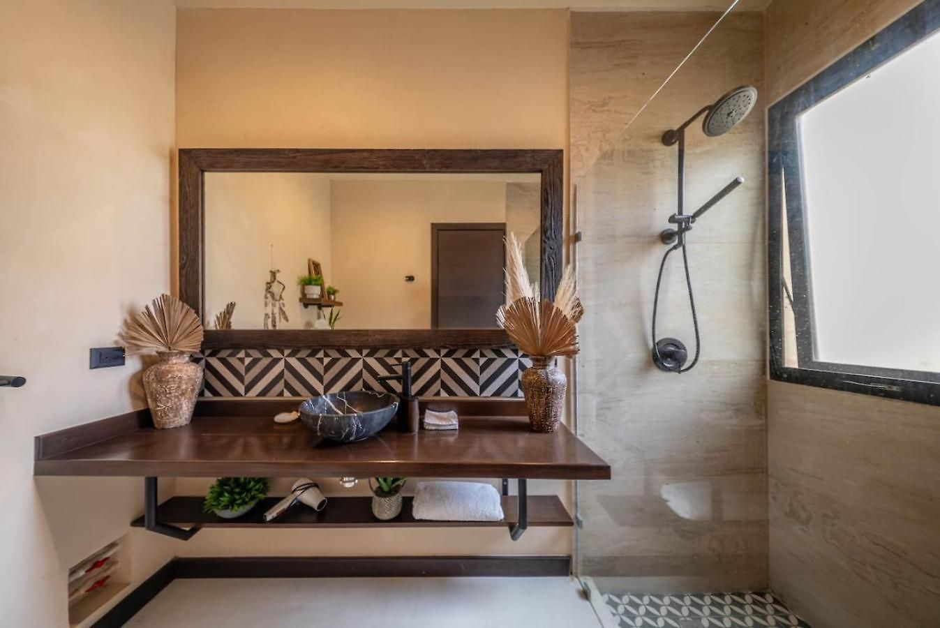 Villa Asana With Stunning Luxury Pool And Private Rooftop