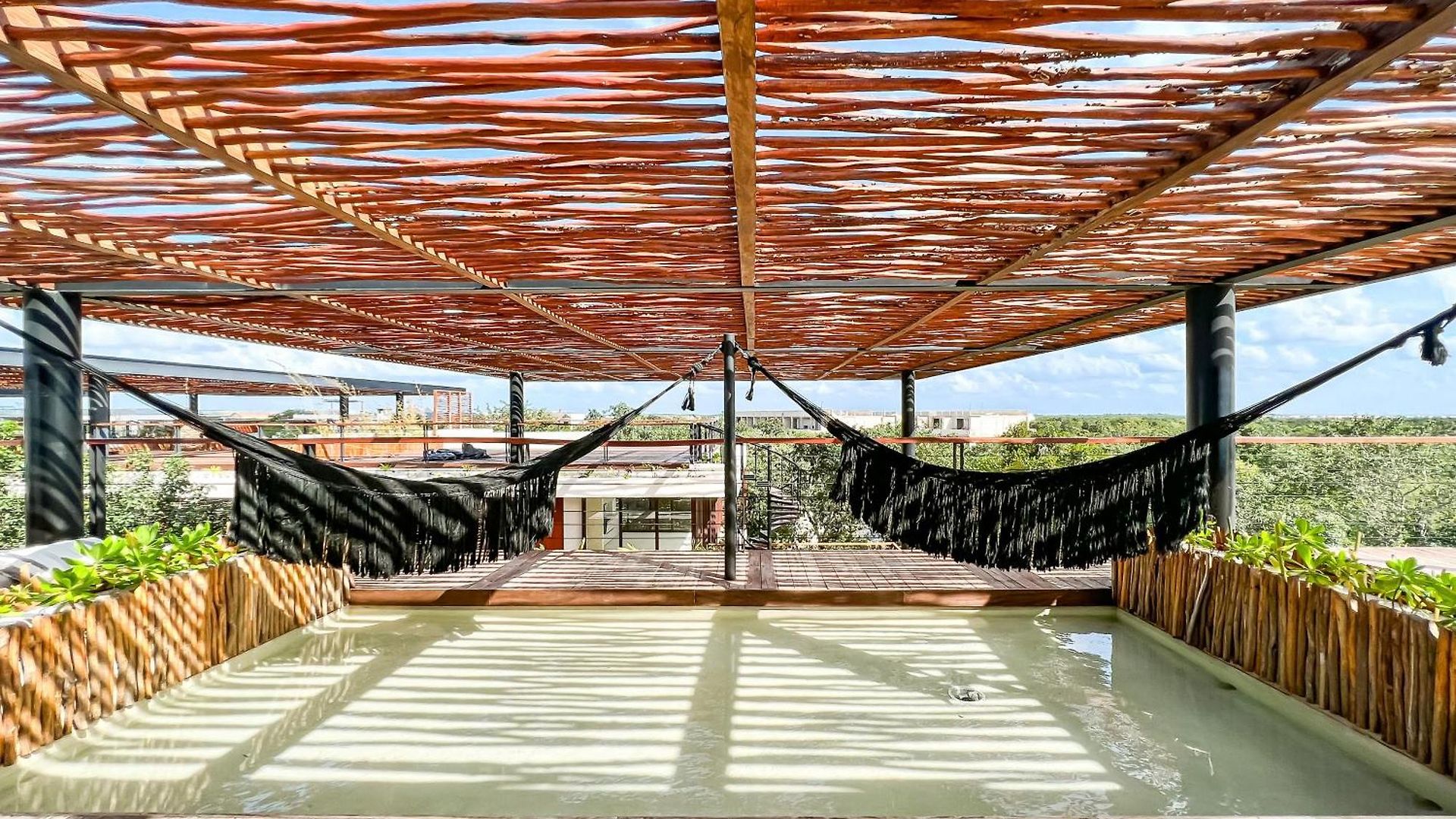 Rooftop Paradise 2br In Gated Community