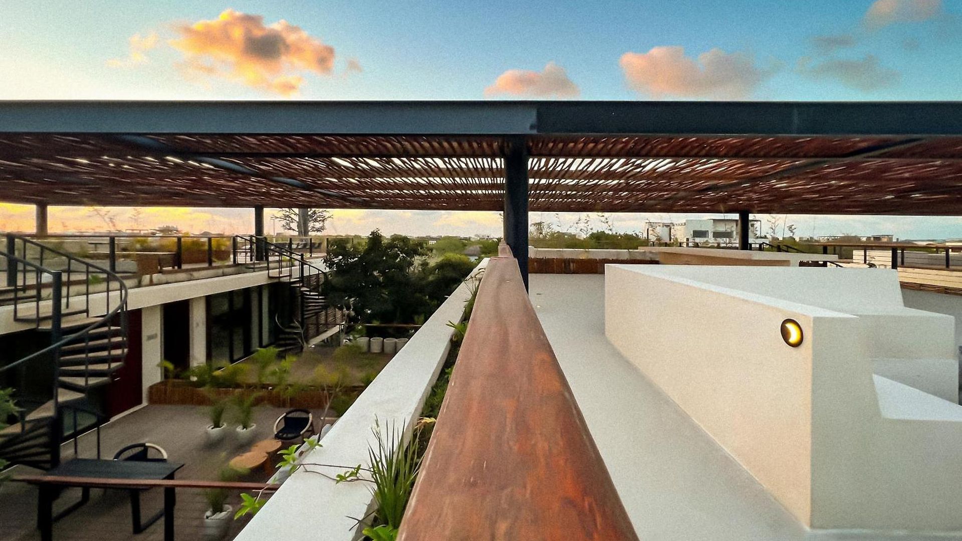 Rooftop Paradise 2br In Gated Community