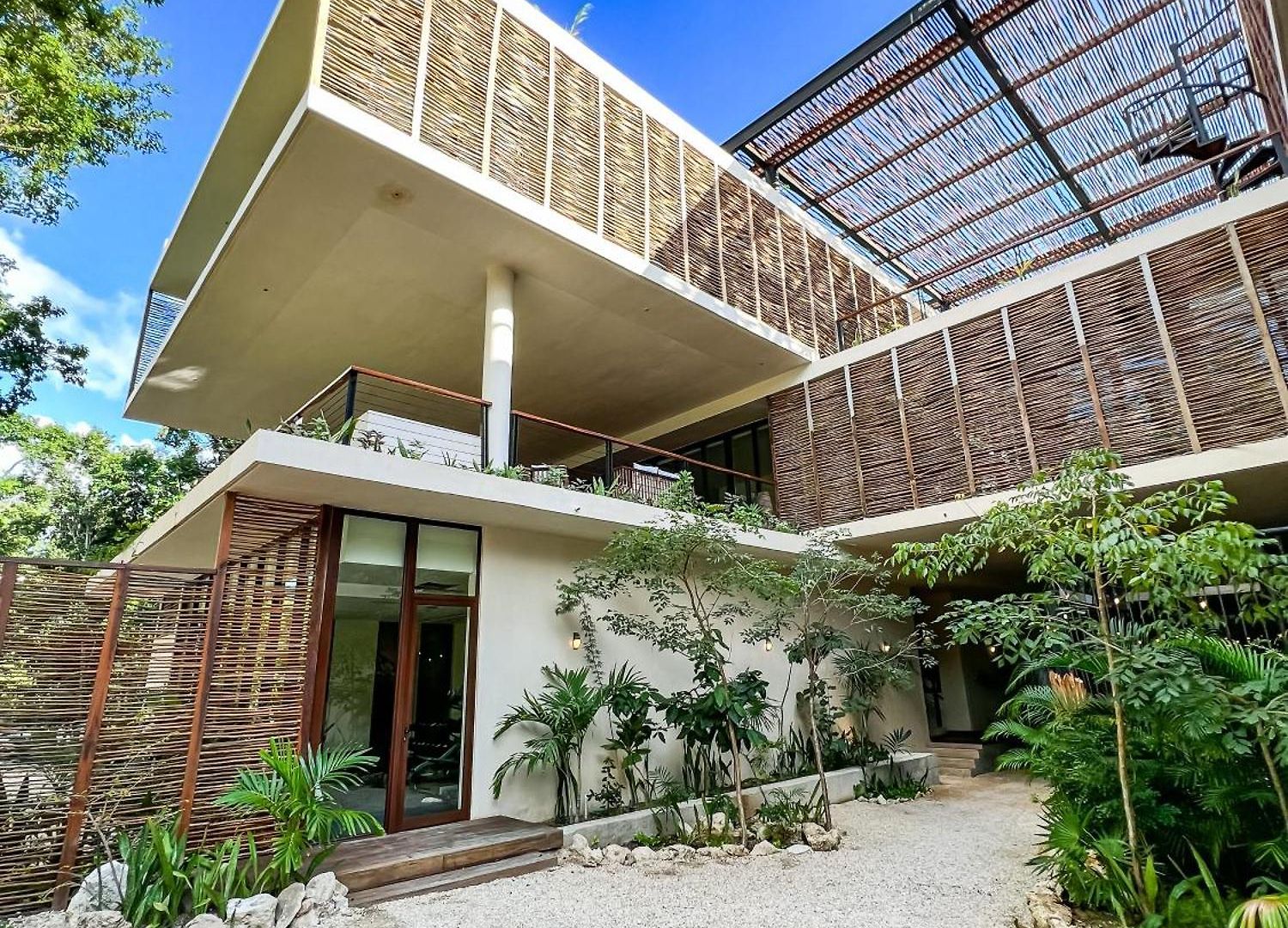 Rooftop Paradise 2br In Gated Community Apartamento