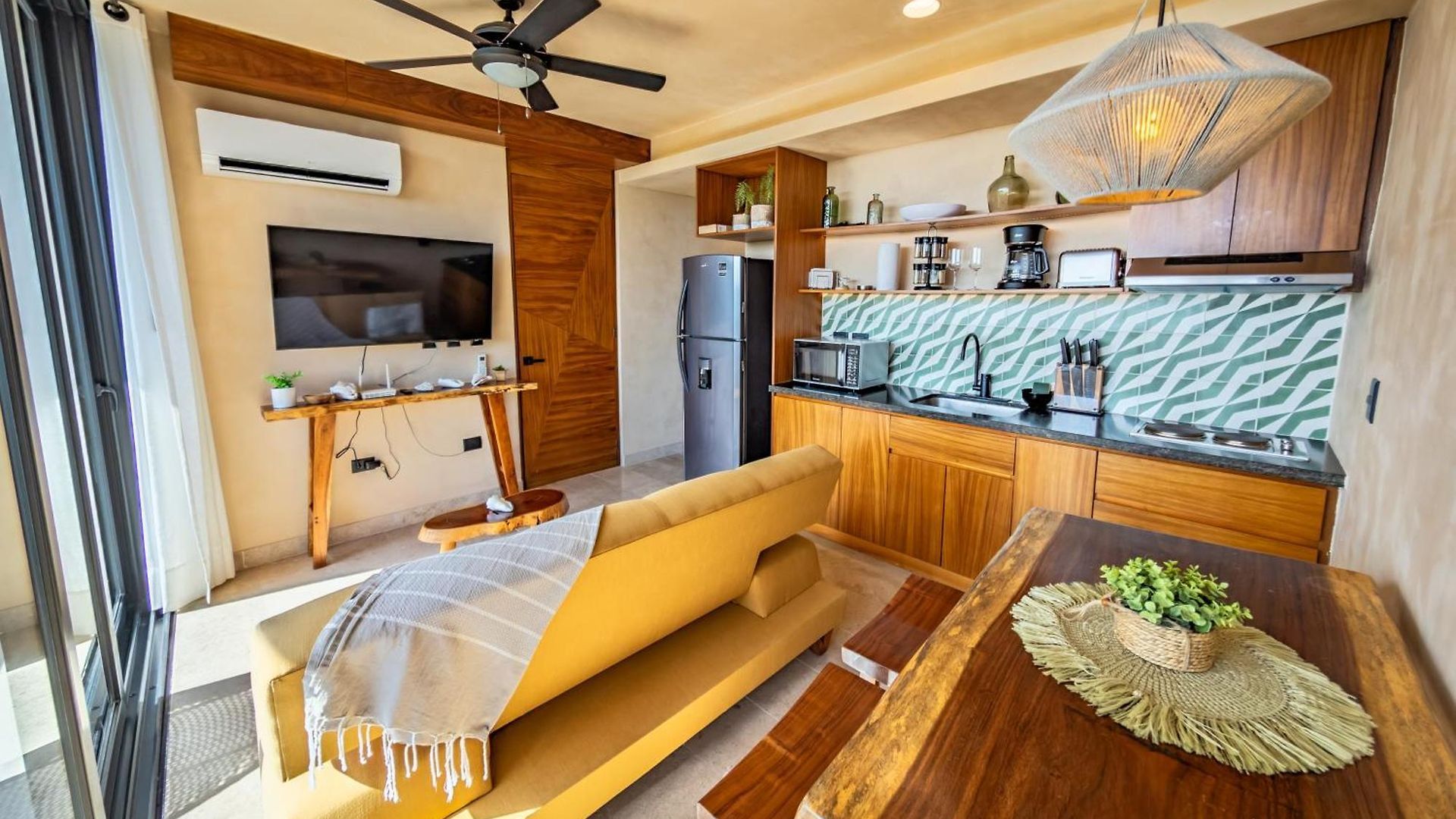 Luxury Romantic Getaway - 1 Bedroom - Steps From The - Bahia Tankah