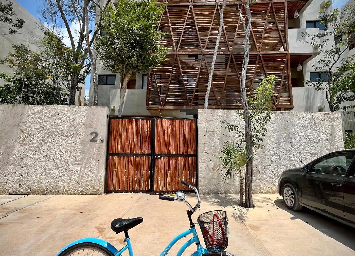 Jungle Gem With Swim-up Pool & Easy Paved Access Apartment *