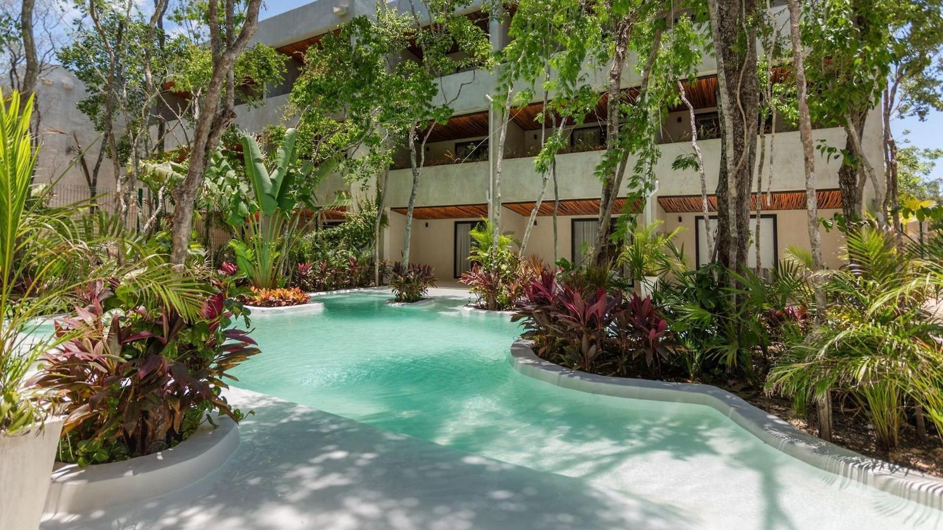 Jungle Gem With Swim-up Pool & Easy Paved Access Apartment Tulum