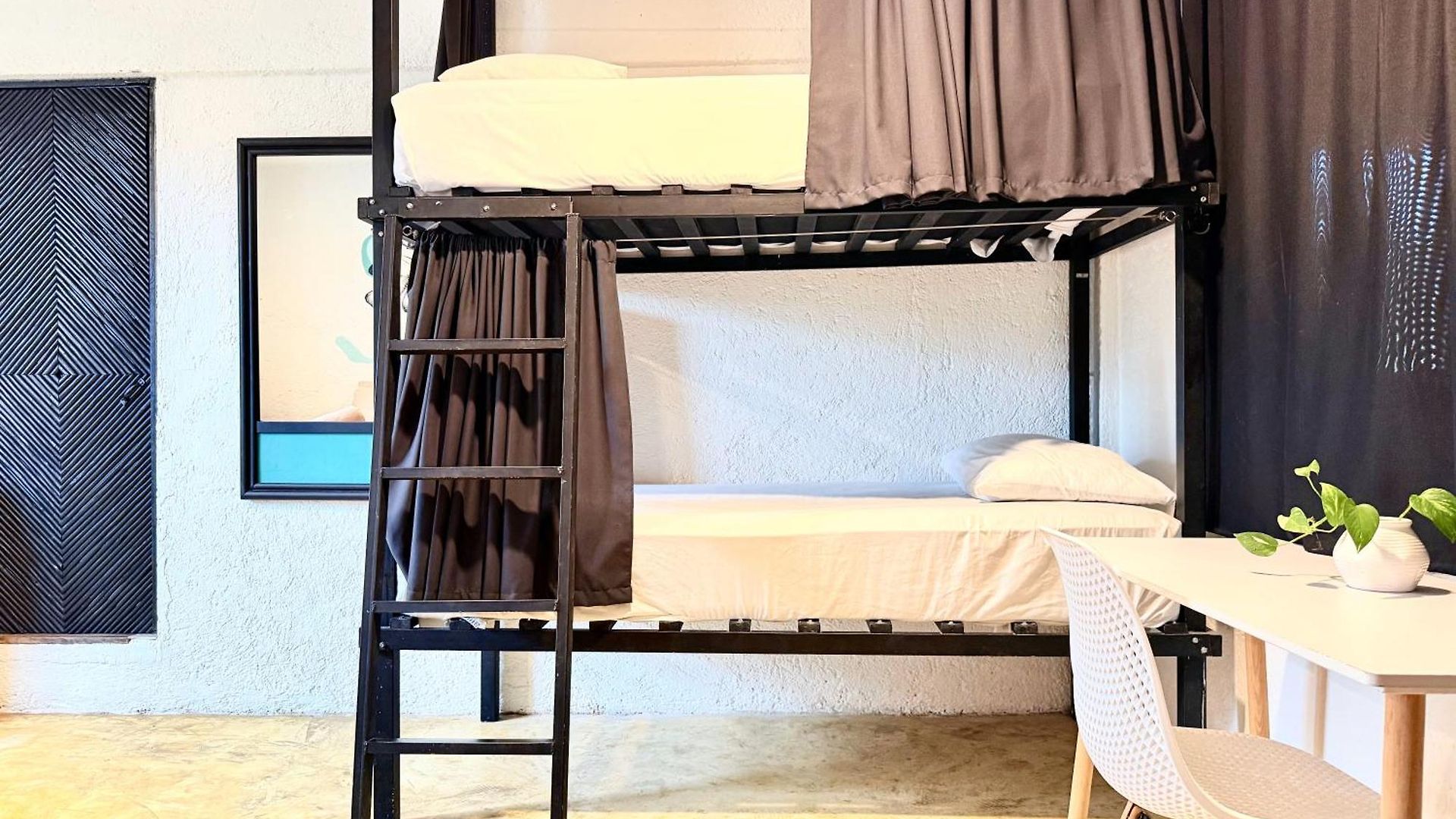 Oryx Hostal *