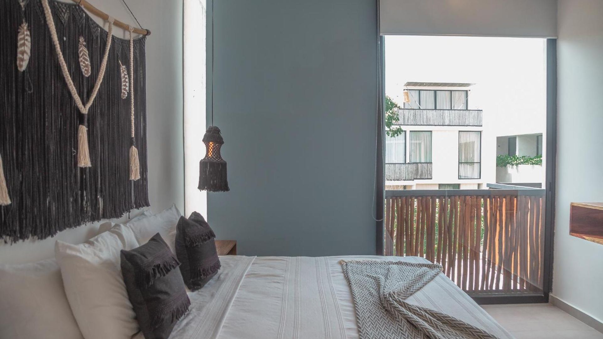 Palalma Casa Luxury 2br & Iconic Pool Apartment