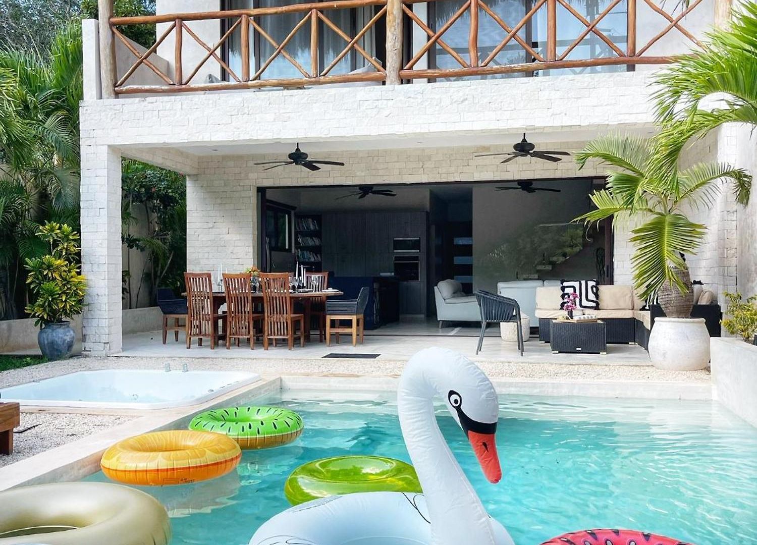 Luxury House Tomanoa - 10pers - 4rooms - Pool - Hotjacuzzi - Speed Wifi -waterfall