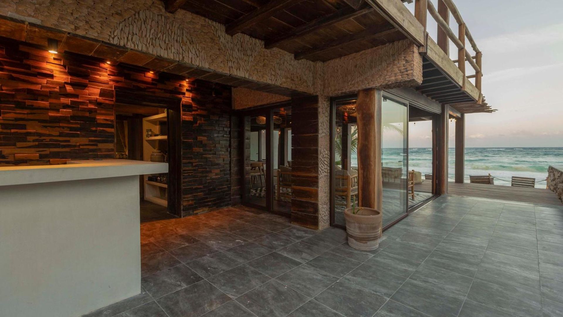 Villa Casa Aakbal - Luxury Front Tulum