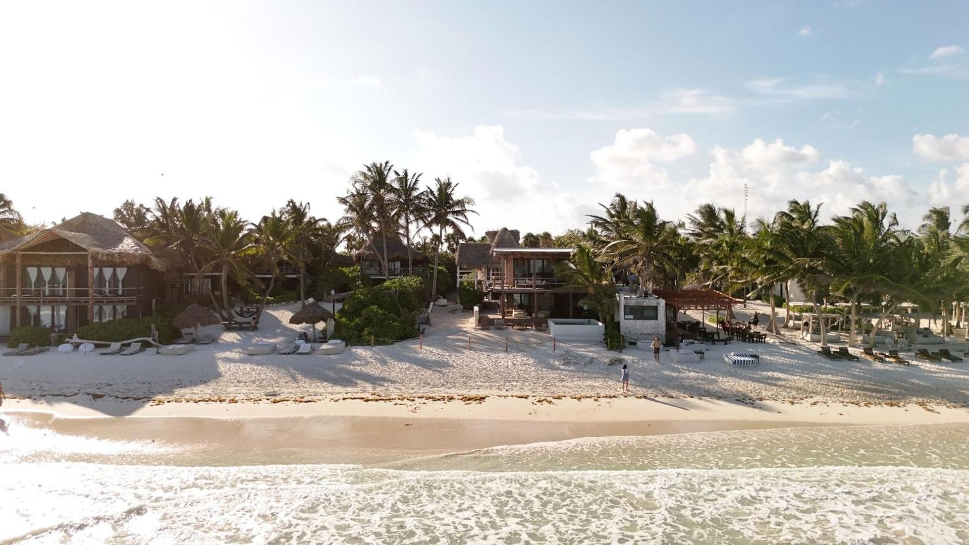 Casa Aakbal - Luxury Front