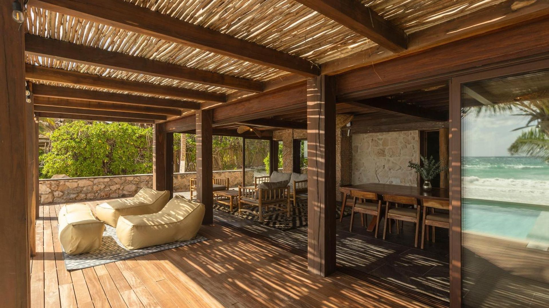 Casa Aakbal - Luxury Front Villa