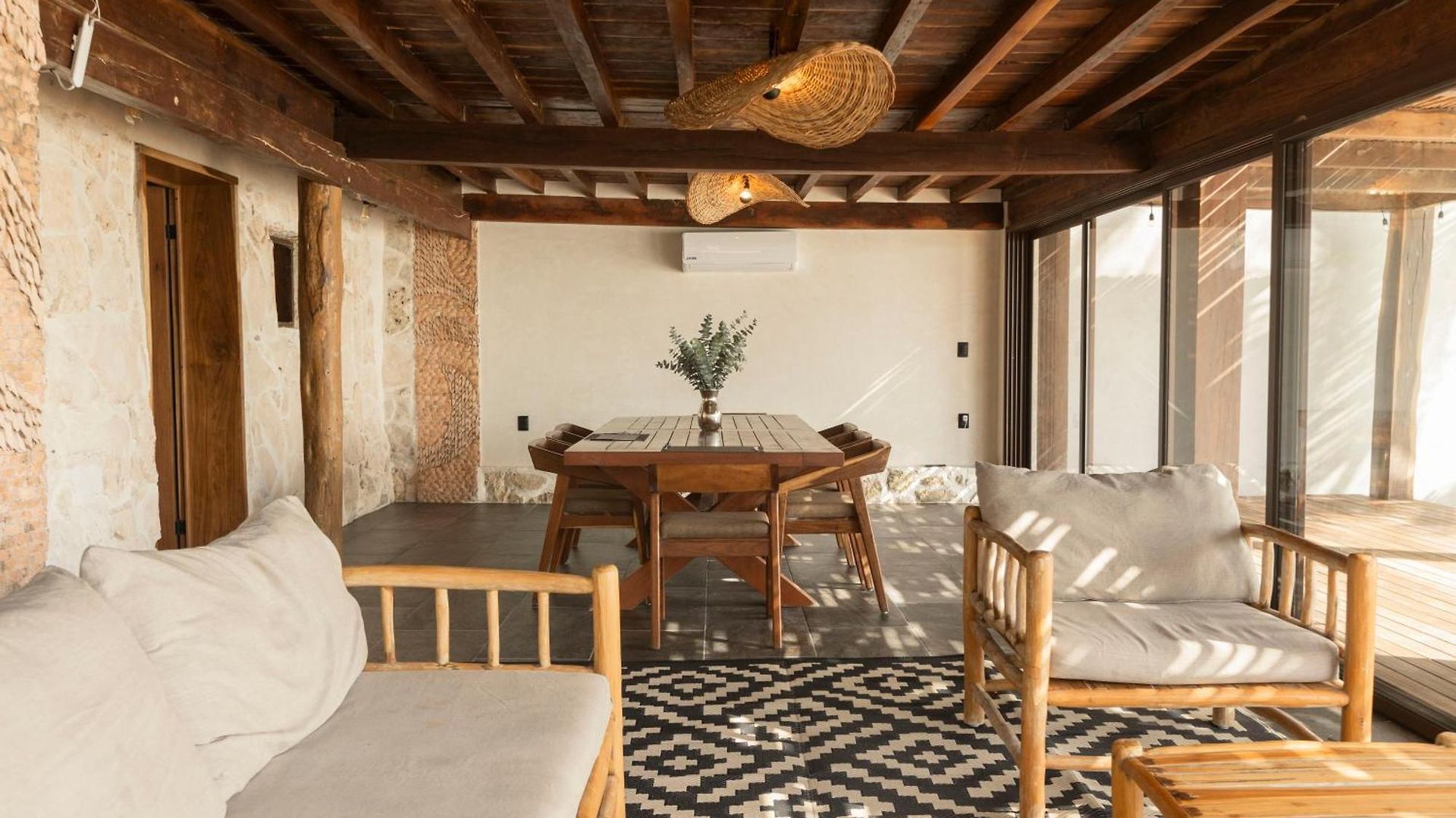 Villa Casa Aakbal - Luxury Front