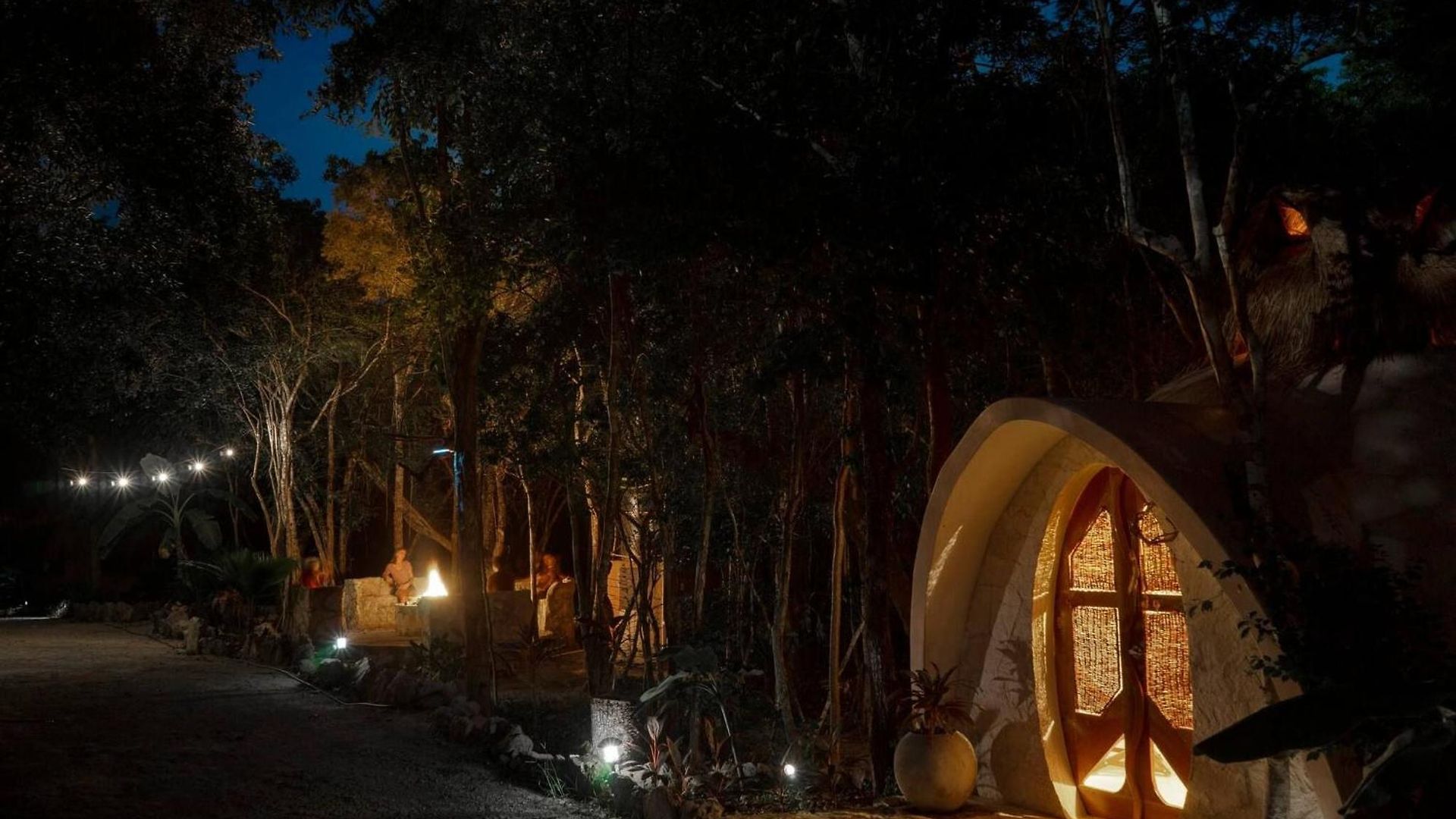 Unique Jungle Dome 2 Queen Beds * Tulum