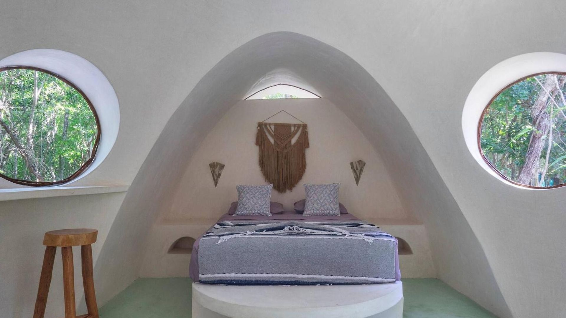 Unique Jungle Dome 2 Queen Beds