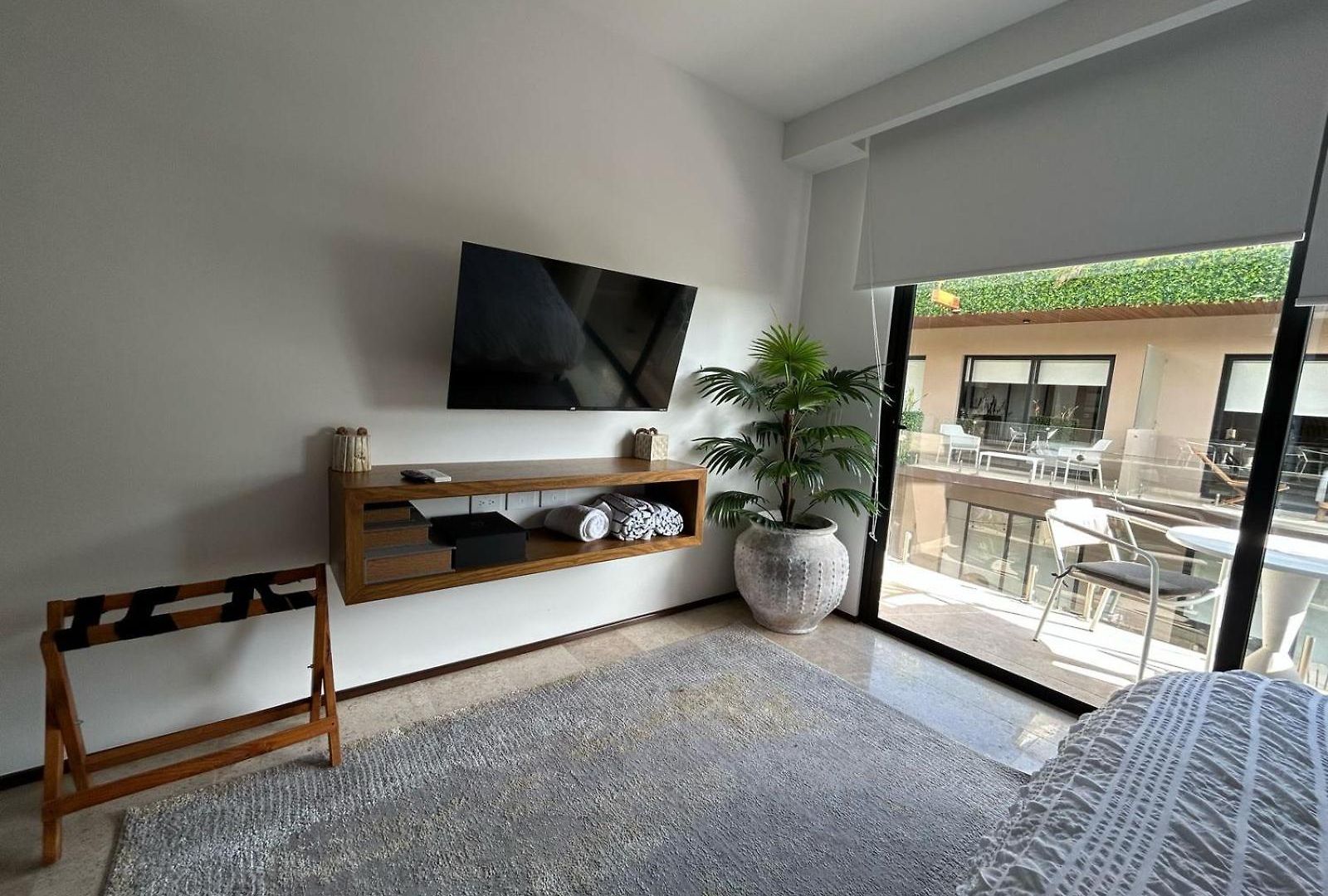 Menesse Bed & Breakfast 4*