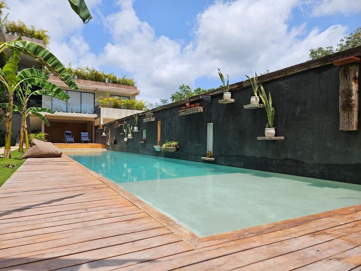 Ph Balcony With Jacuzzi, Gym & Pool