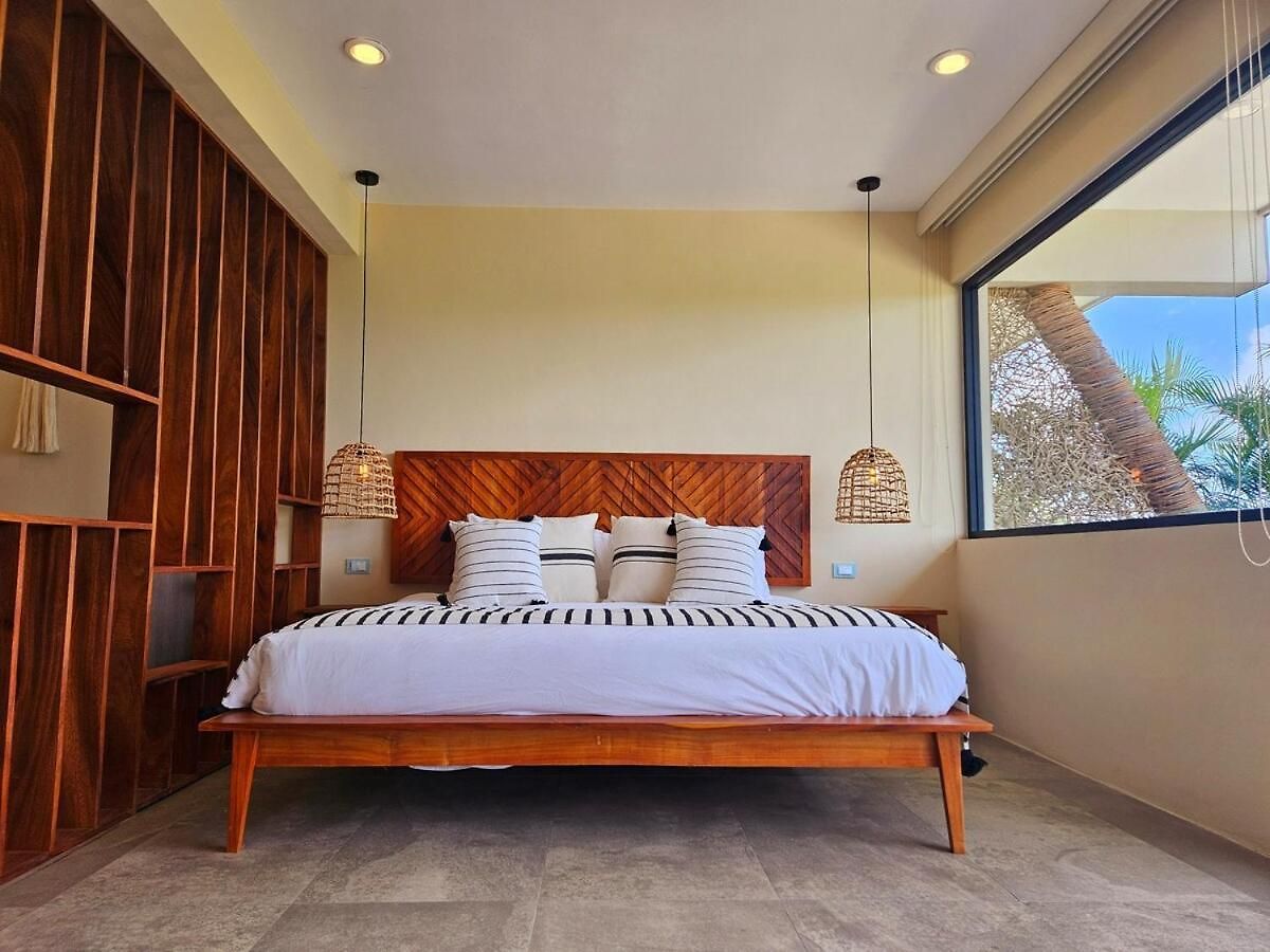 Ph Balcony With Jacuzzi, Gym & Pool