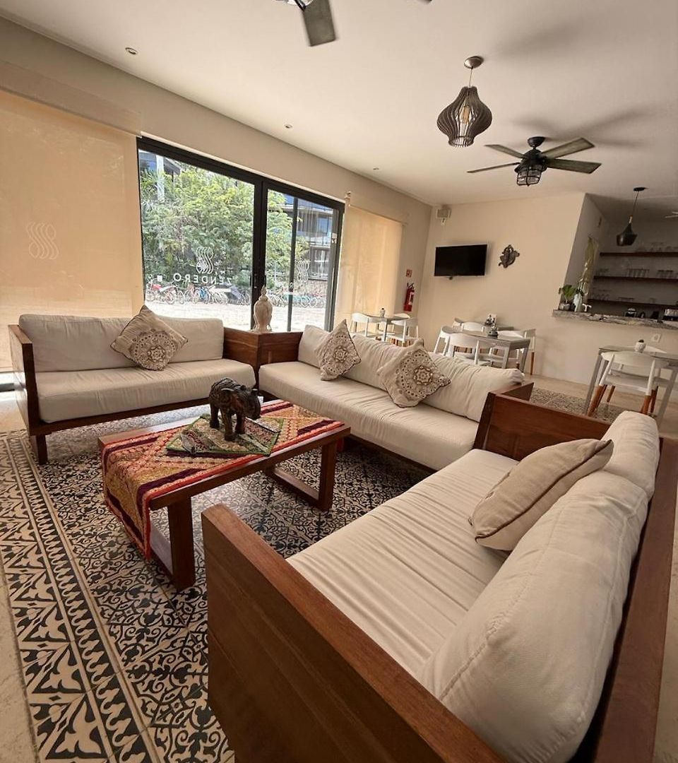 Zendero Hotel 4*